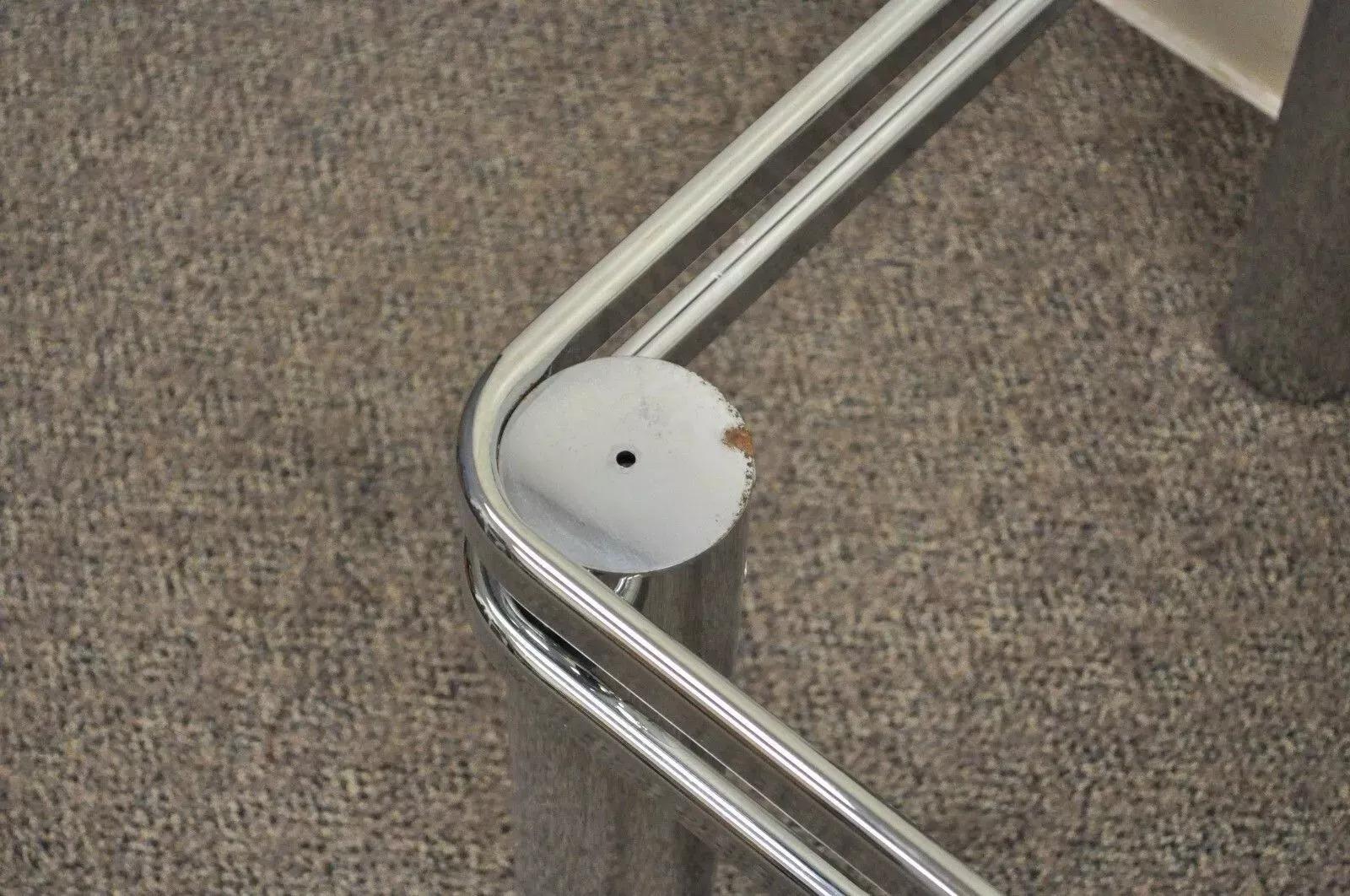 Table d'appoint en verre chromé tubulaire de style Baughman, mi-siècle moderne en vente 3