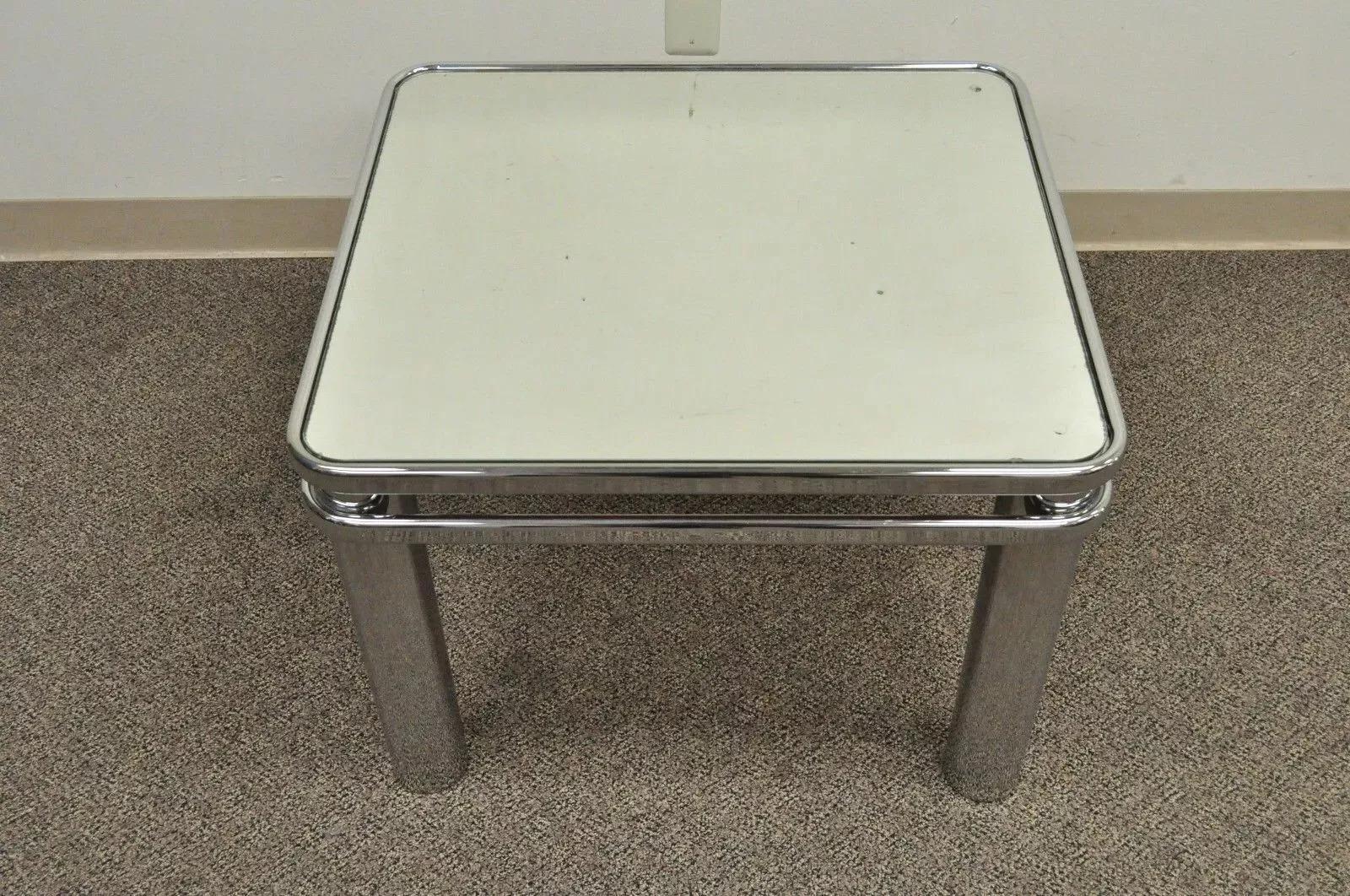 Mid-Century Modern Table d'appoint en verre chromé tubulaire de style Baughman, mi-siècle moderne en vente