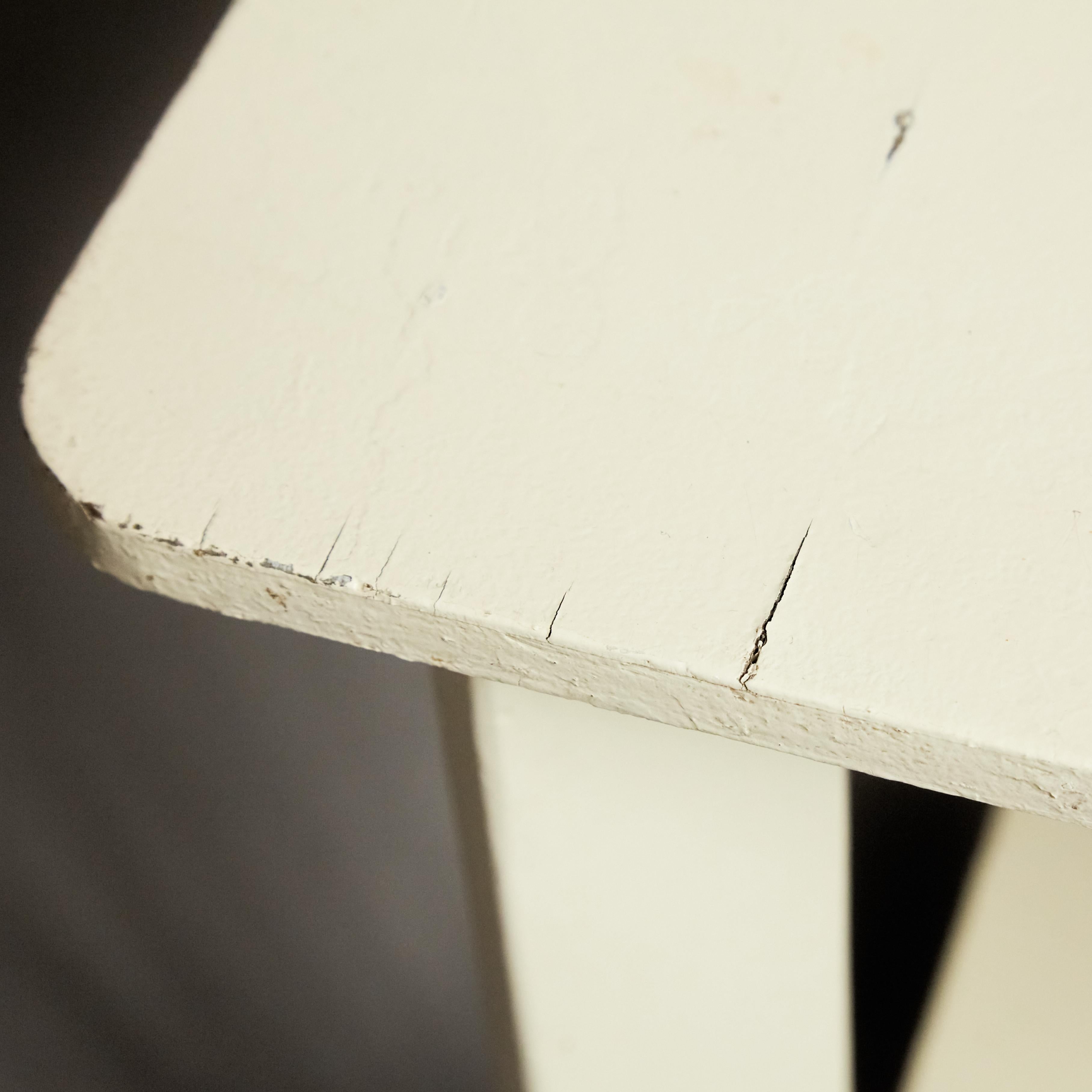 Table basse laquée blanche de style Bauhaus de The MODERNITY, circa 1960 en vente 4