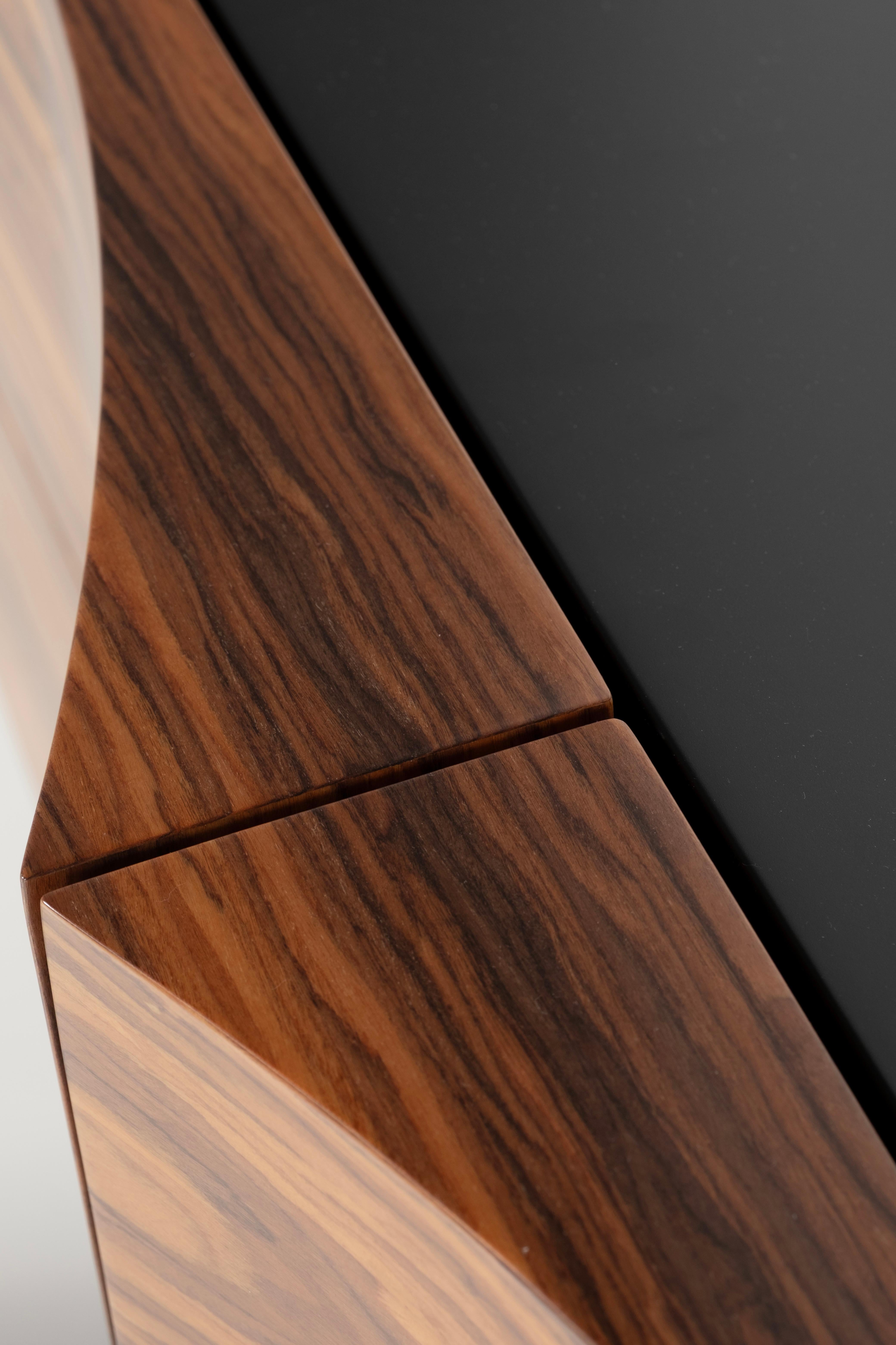 Consola moderna de mediados de siglo Beans, madera de hierro, hecha a mano Portugal by Greenapple en venta 5