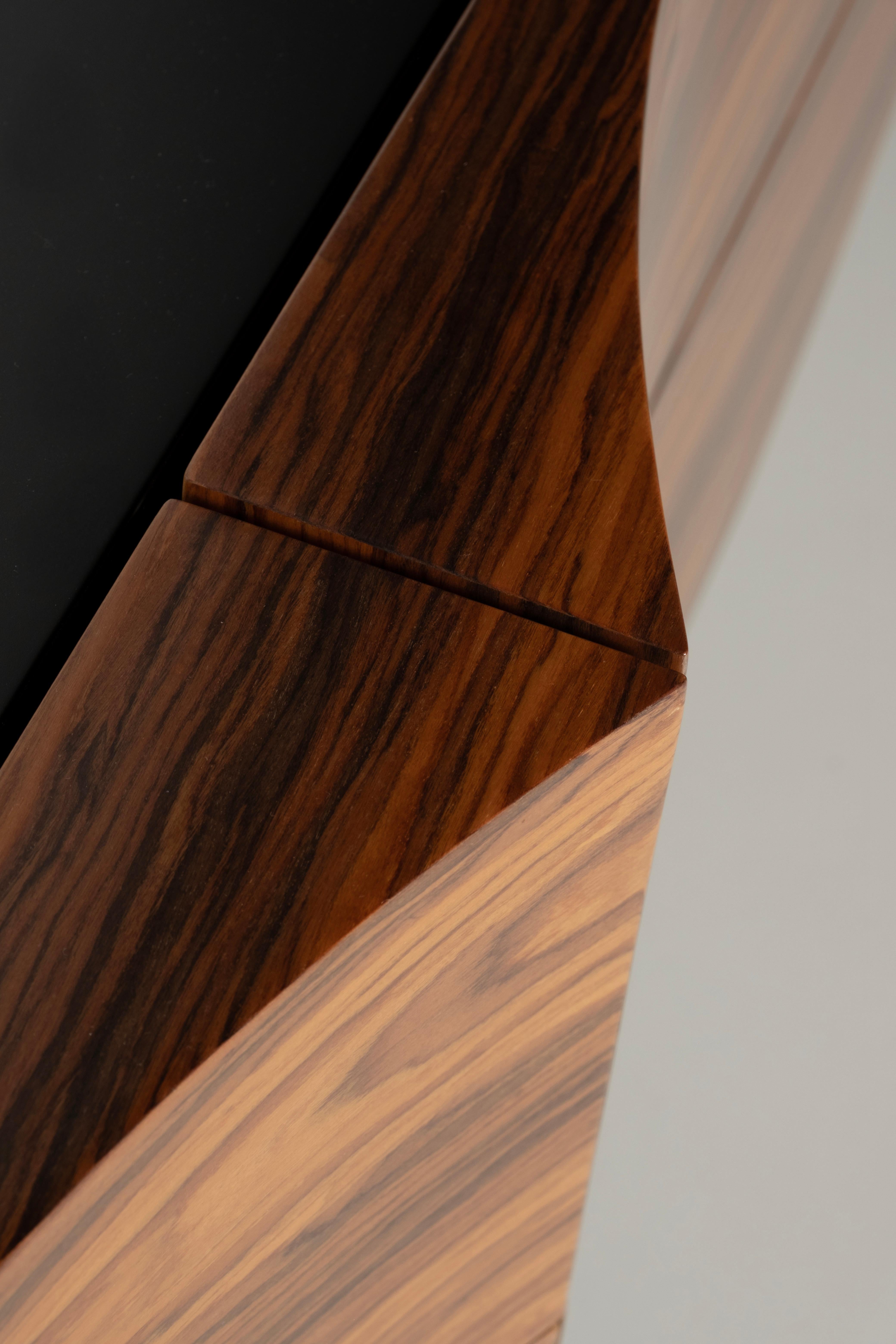 Consola moderna de mediados de siglo Beans, madera de hierro, hecha a mano Portugal by Greenapple en venta 6