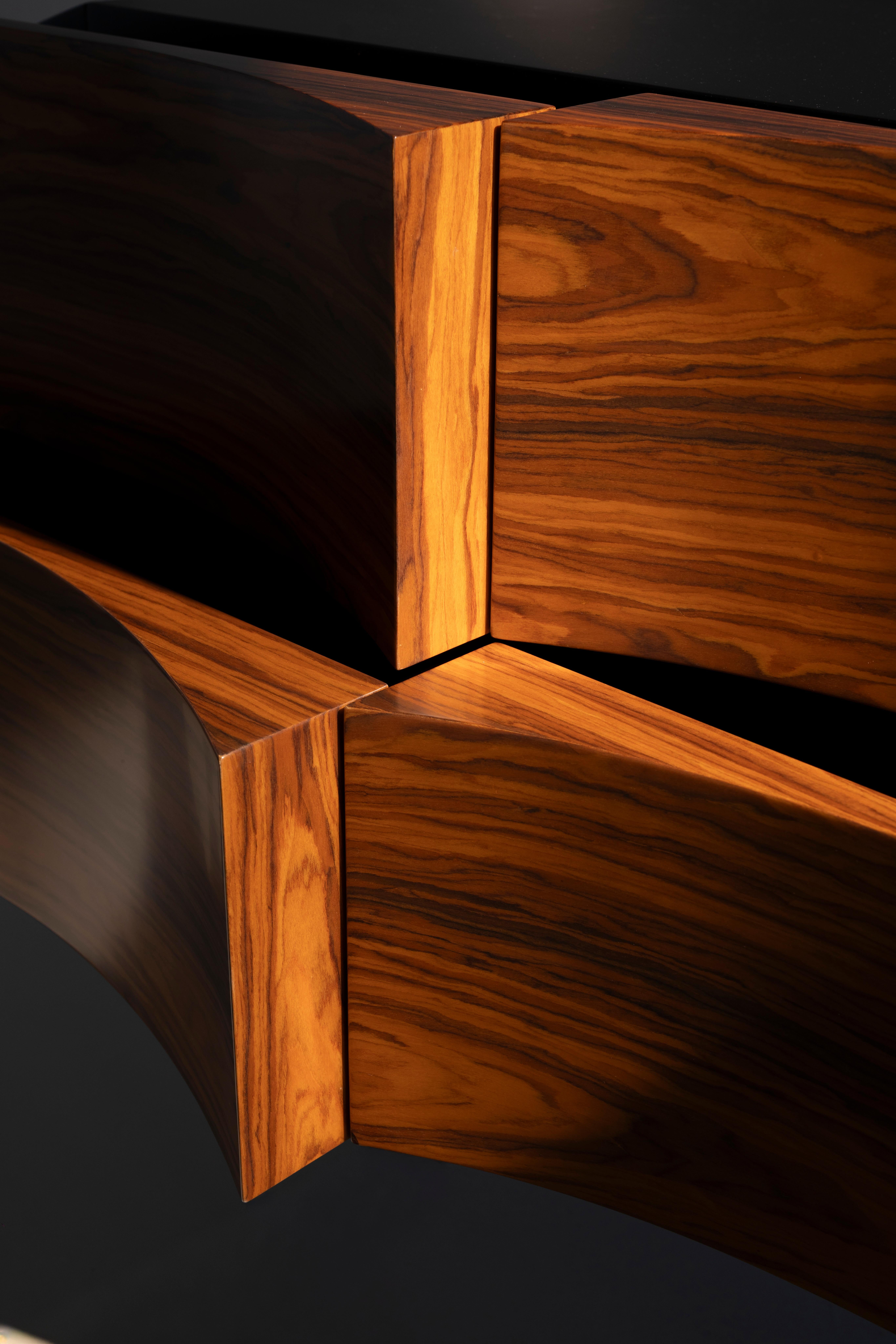 Consola moderna de mediados de siglo Beans, madera de hierro, hecha a mano Portugal by Greenapple Madera en venta