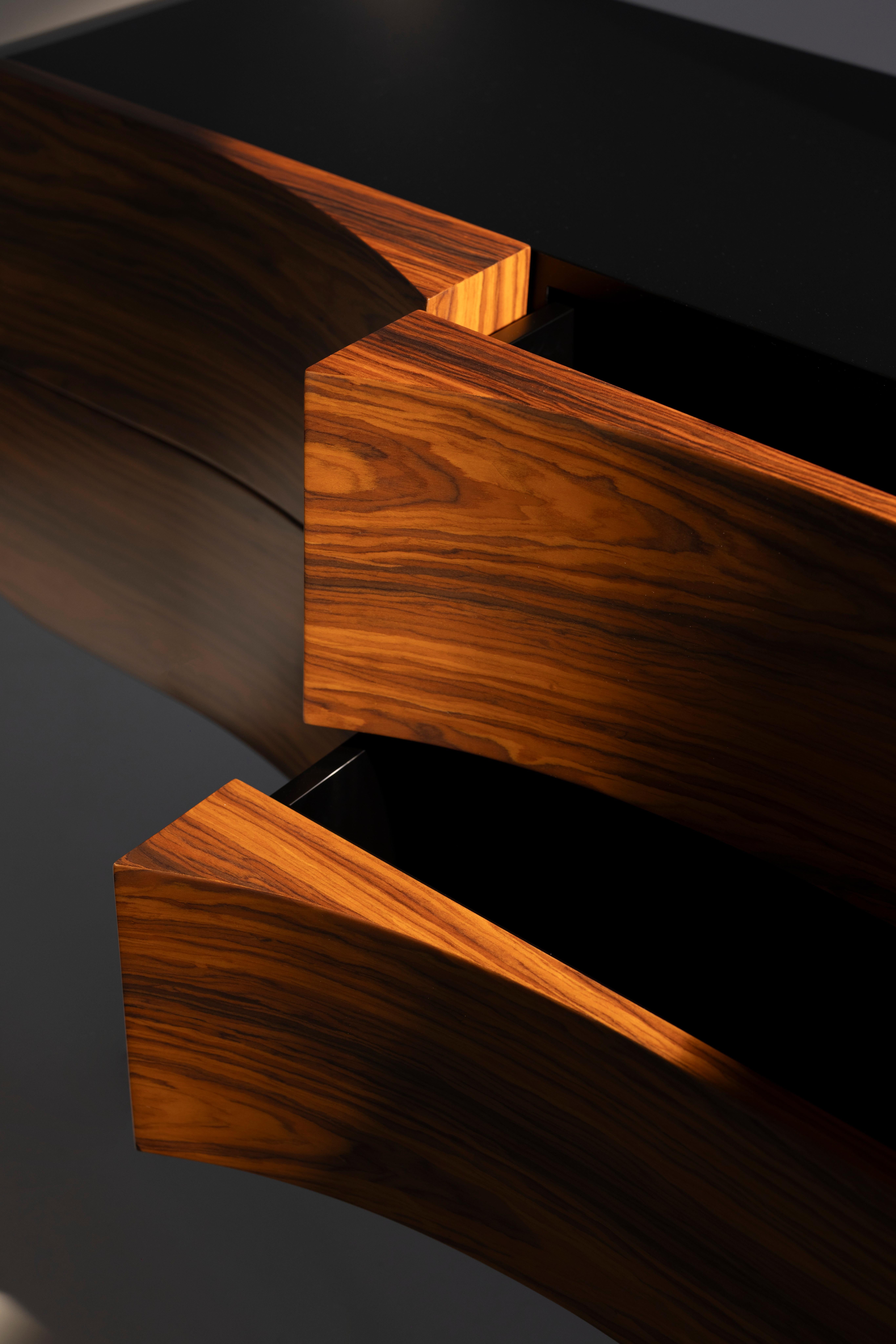 Consola moderna de mediados de siglo Beans, madera de hierro, hecha a mano Portugal by Greenapple en venta 1