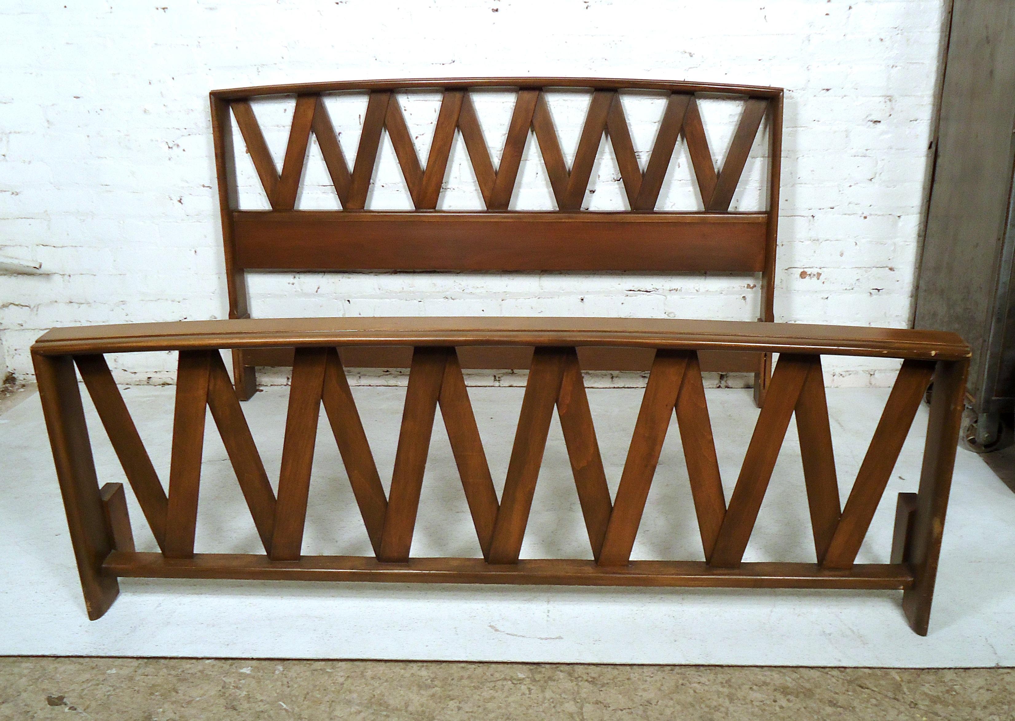 Mid-20th Century Mid-Century Modern Bed by Paul Frankl For Sale