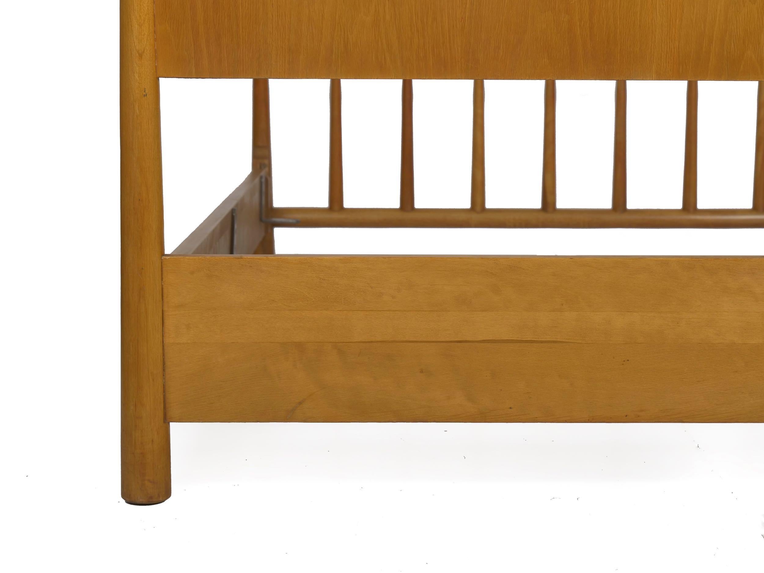 Mid-Century Modern Bed by T.H. Robsjohn-Gibbings for Widdicomb 11
