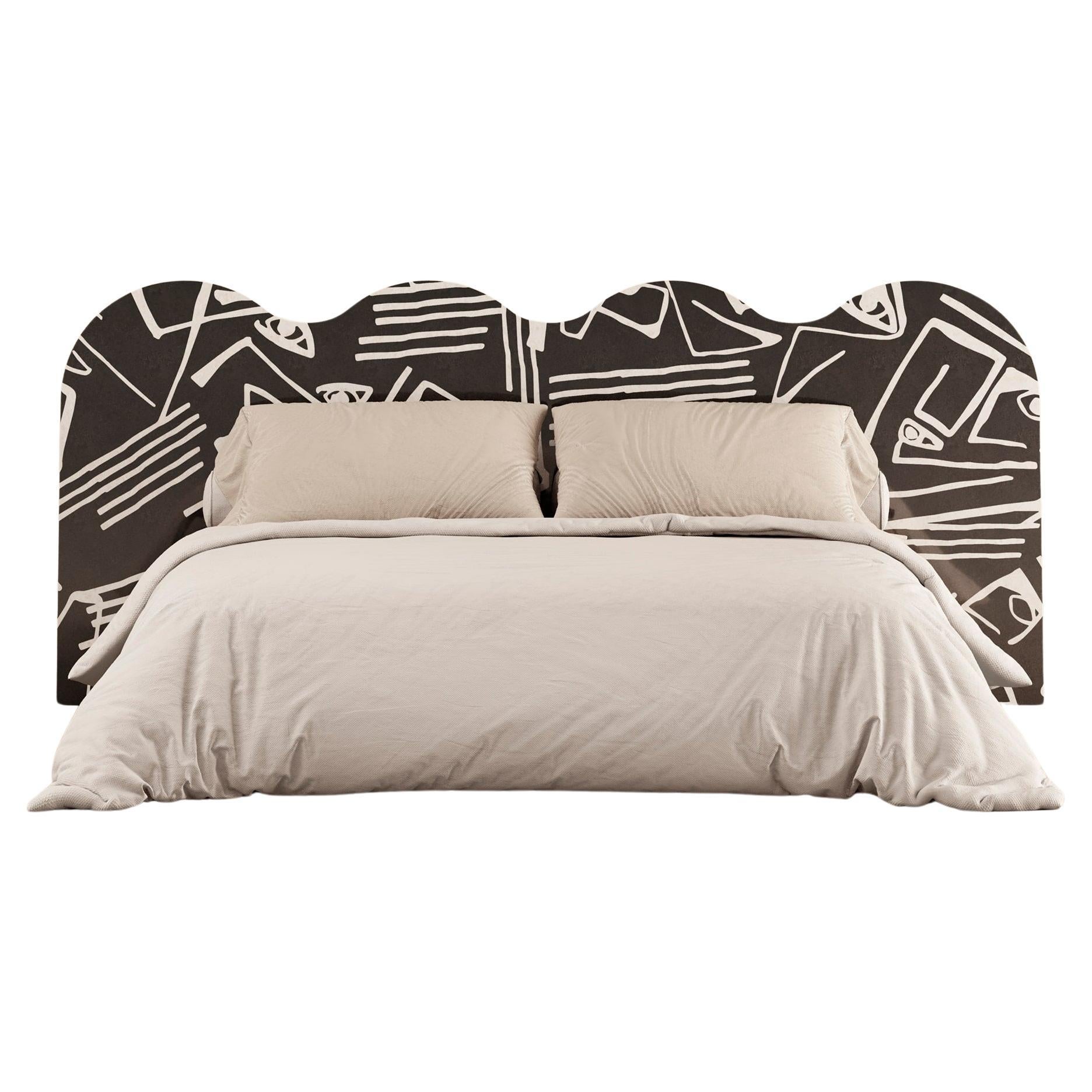 Cama Moderna de Mitad de Siglo Tamaño King Cabecero Wave Marquetería de Madera en Blanco y Negro