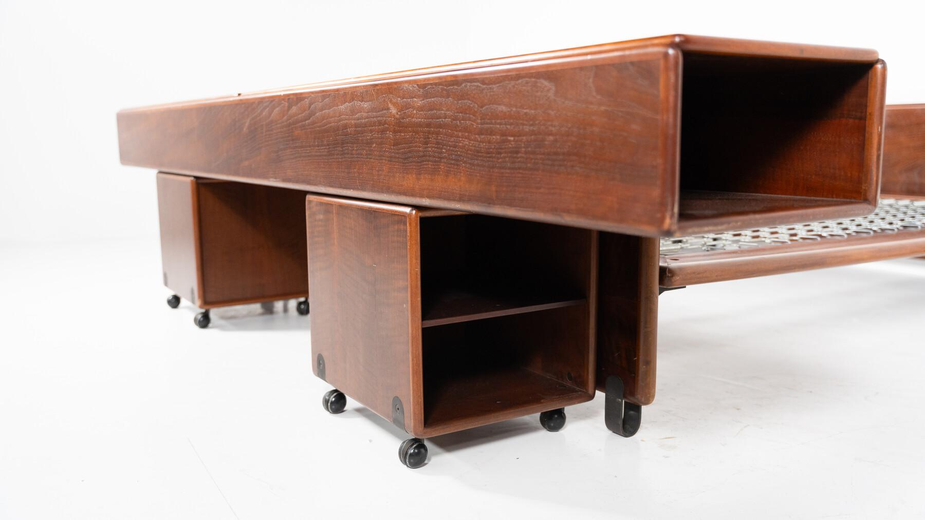 Mid-Century Modern Bed with Nightstands by Fabio Lenci for Bernini, Italy, 1970s For Sale 7