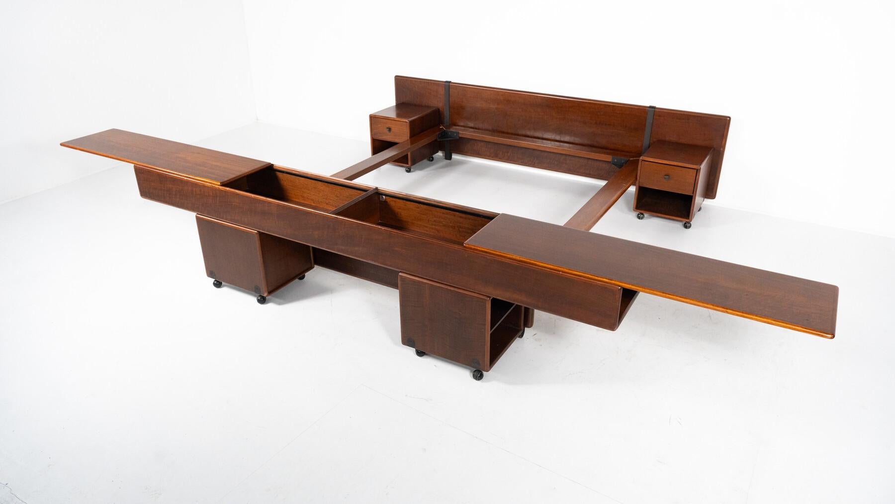 Mid-Century Modern Bed with Nightstands by Fabio Lenci for Bernini, Italy, 1970s For Sale 10