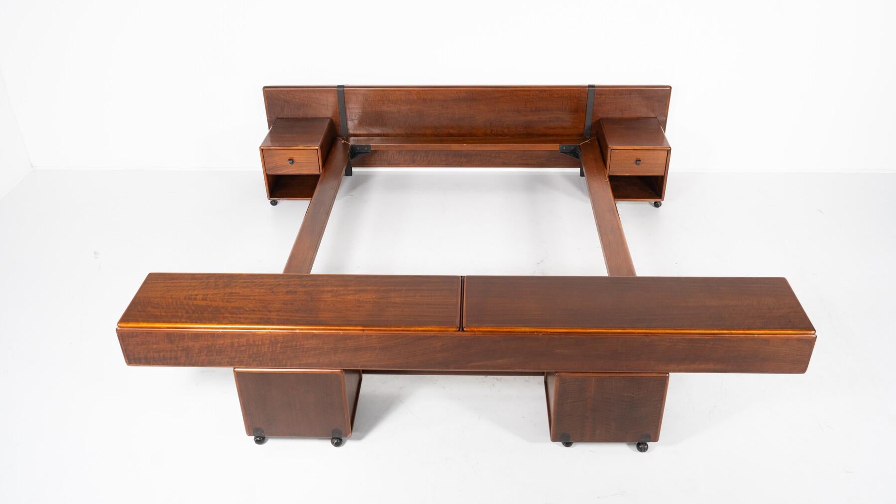 Mid-Century Modern Bed with Nightstands by Fabio Lenci for Bernini, Italy, 1970s For Sale 13