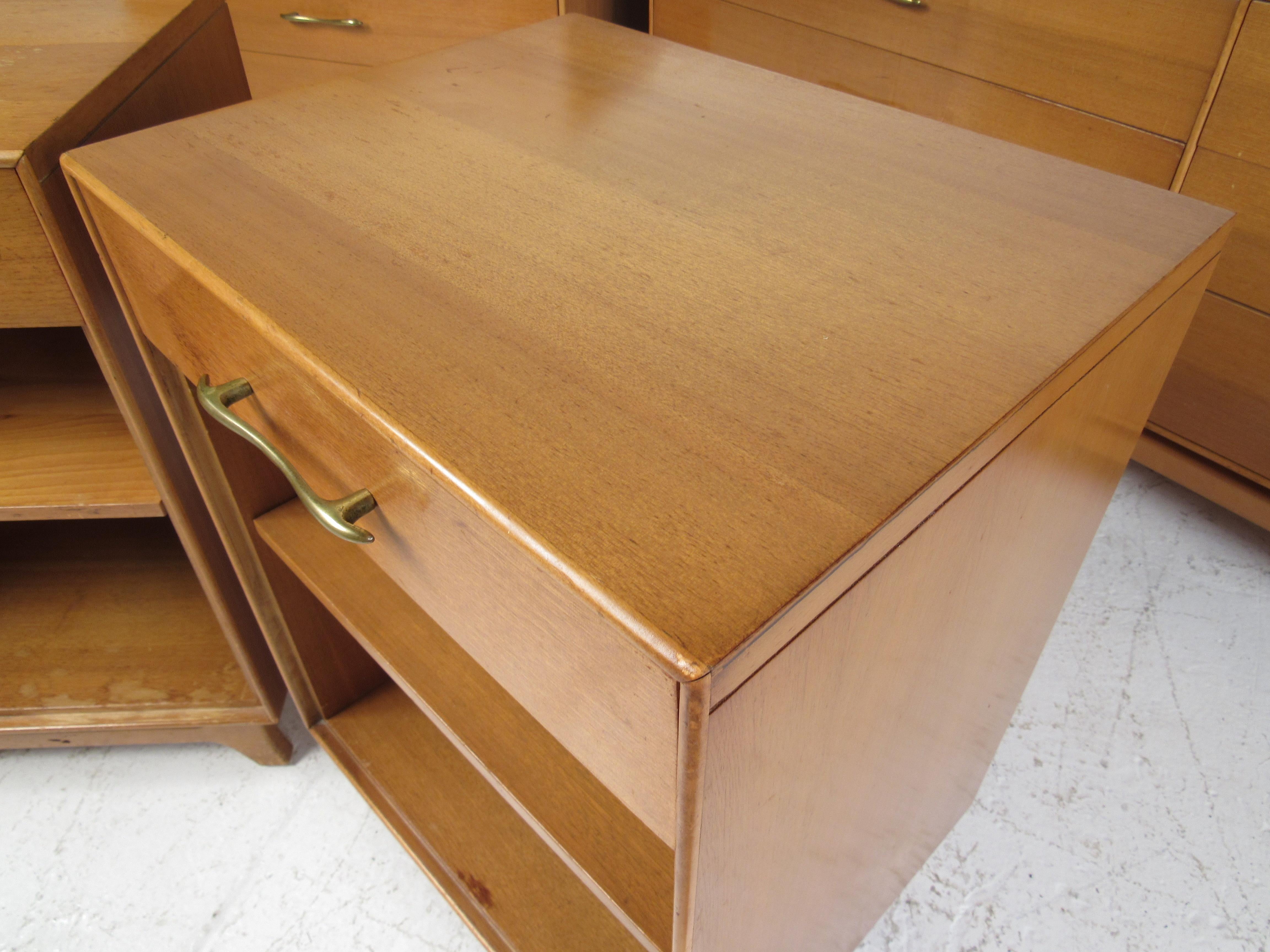 Mid-Century Modern Bedroom Suite by R-Way For Sale 2