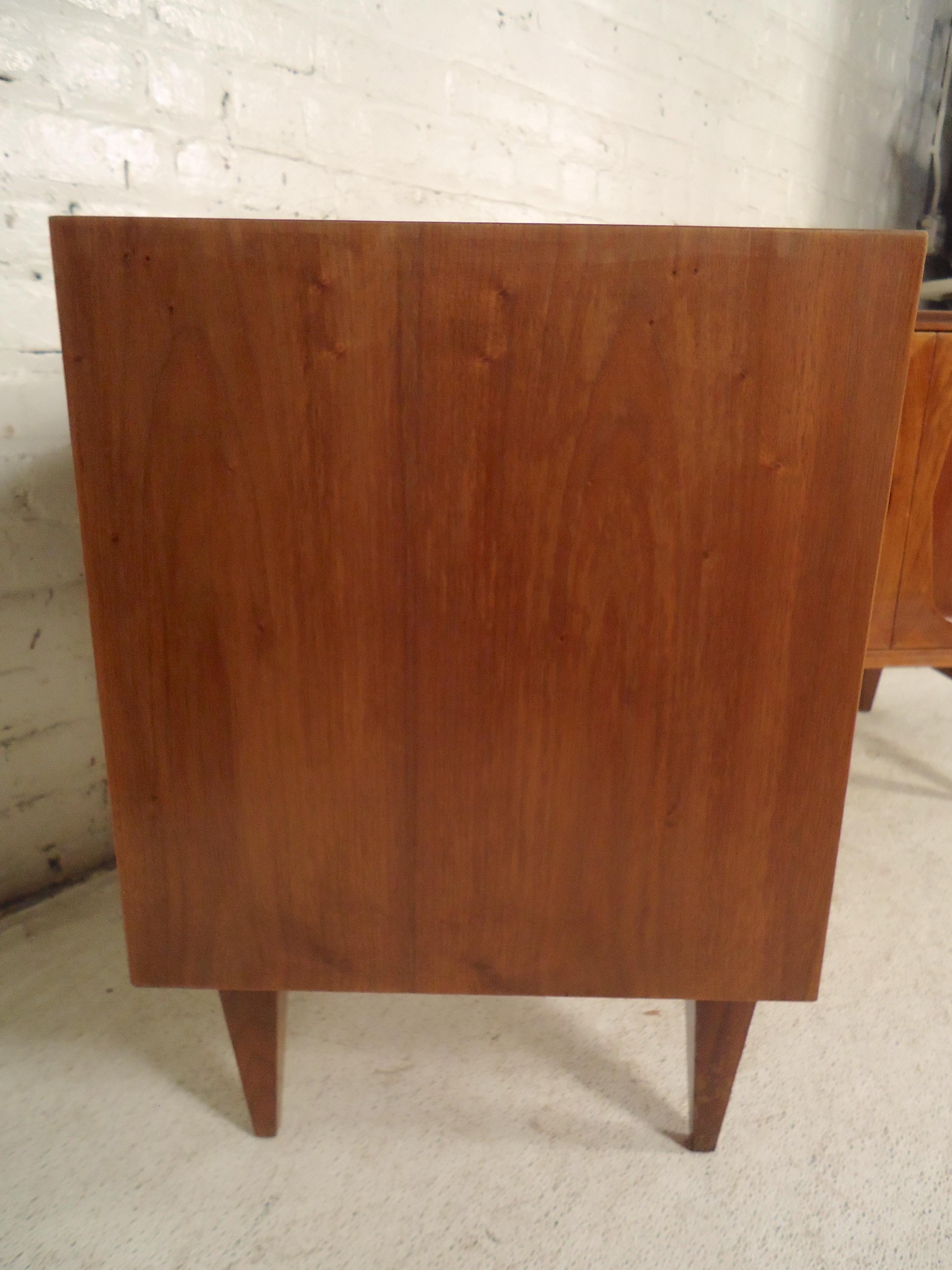 Mid-20th Century Mid-Century Modern Bedside Cabinets