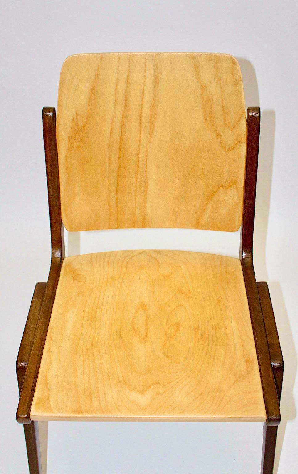 Douze chaises de salle à manger vintage en hêtre marron de style moderne du milieu du siècle dernier, Franz Schuster en vente 7