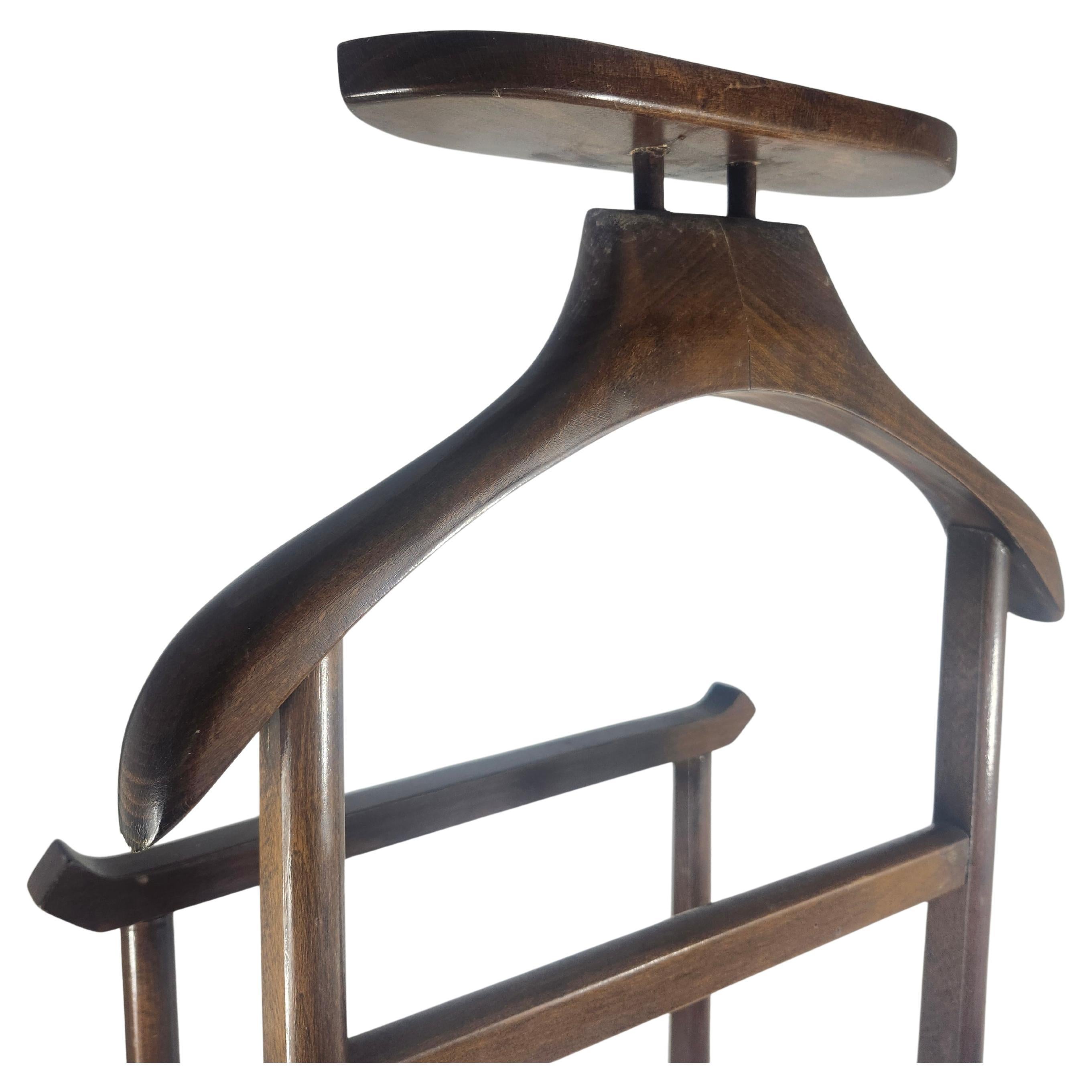 Mid Century Modern Buche Kleiderständer Italien (Moderne der Mitte des Jahrhunderts) im Angebot