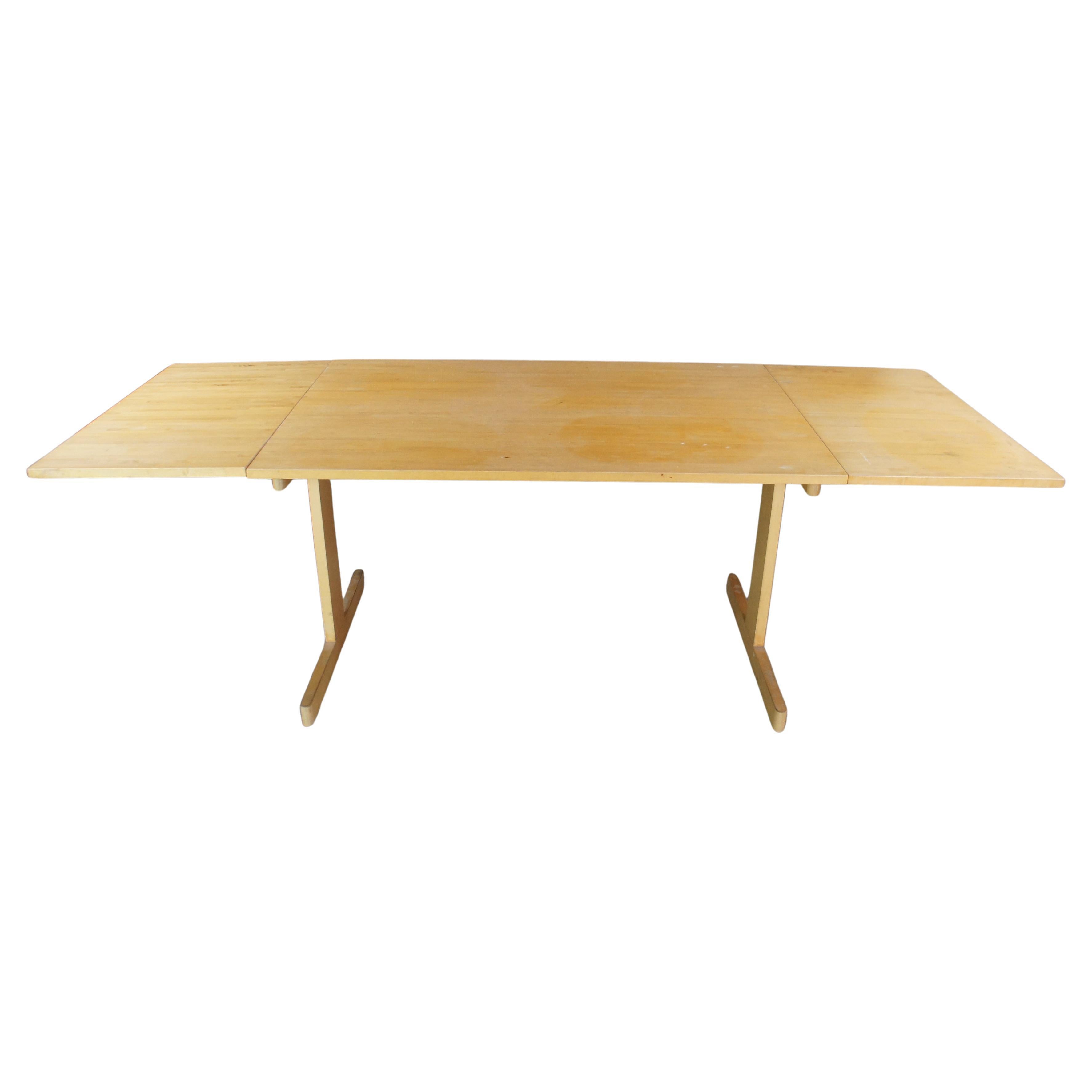 Mid Century Modern Beech Drop Leaf Dining Breakfast Conference Table 87" en vente