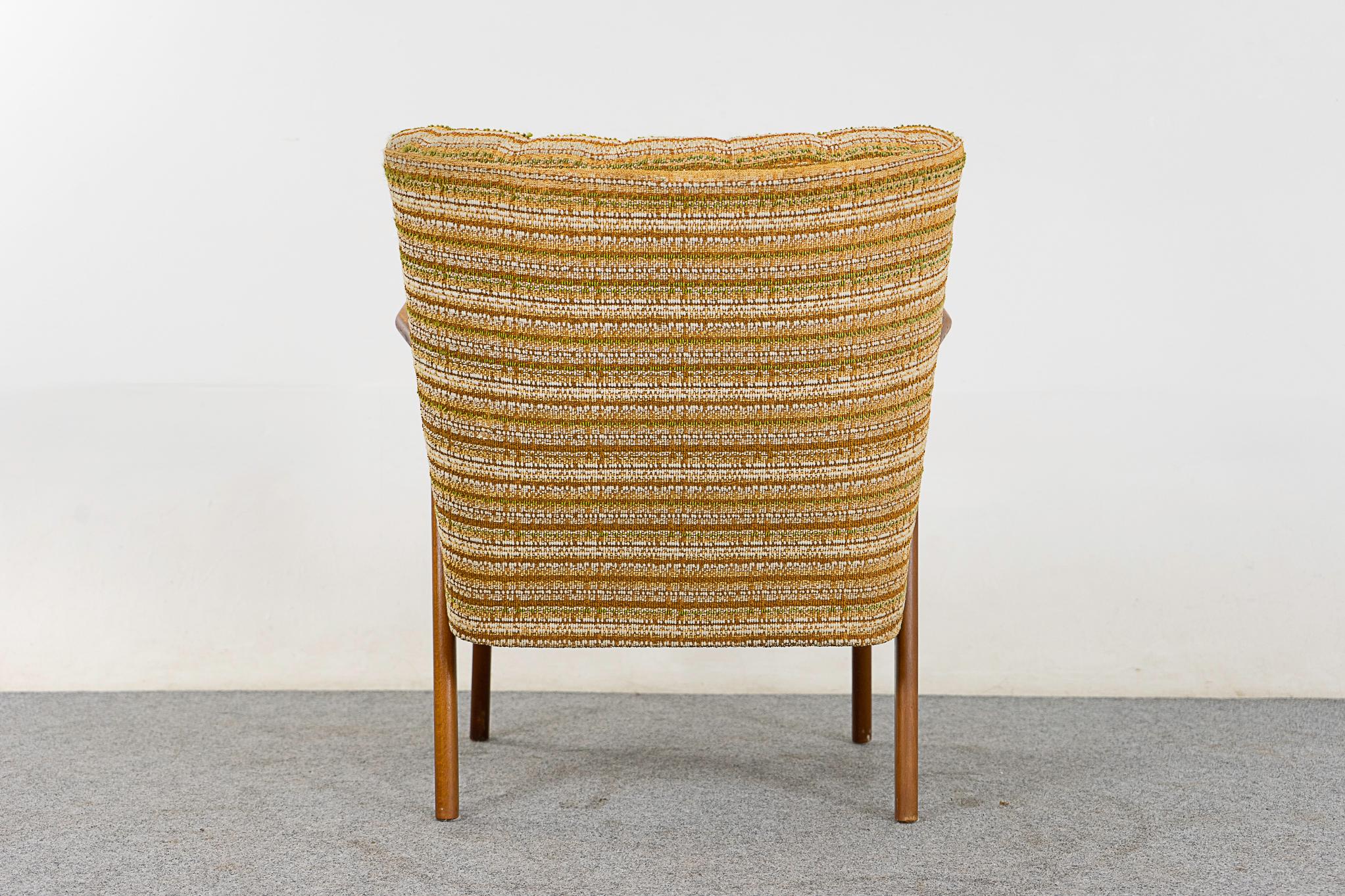 Mid-Century Modern Beech Lounge Chair For Sale 5