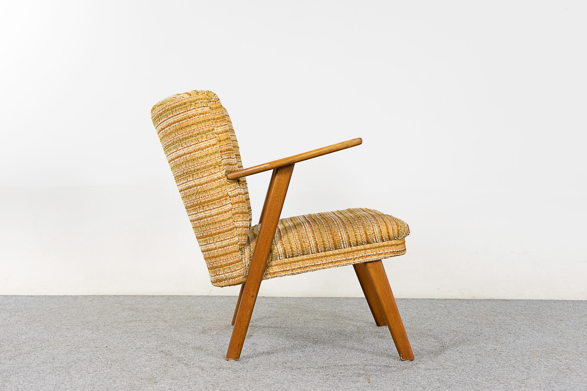 Mid-Century Modern Beech Lounge Chair im Angebot 1