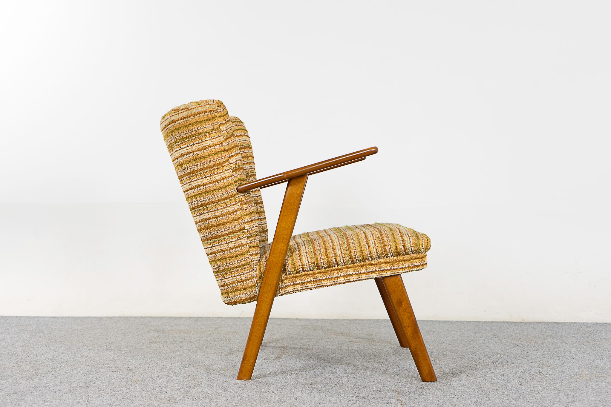 Mid-Century Modern Beech Lounge Chair For Sale 1
