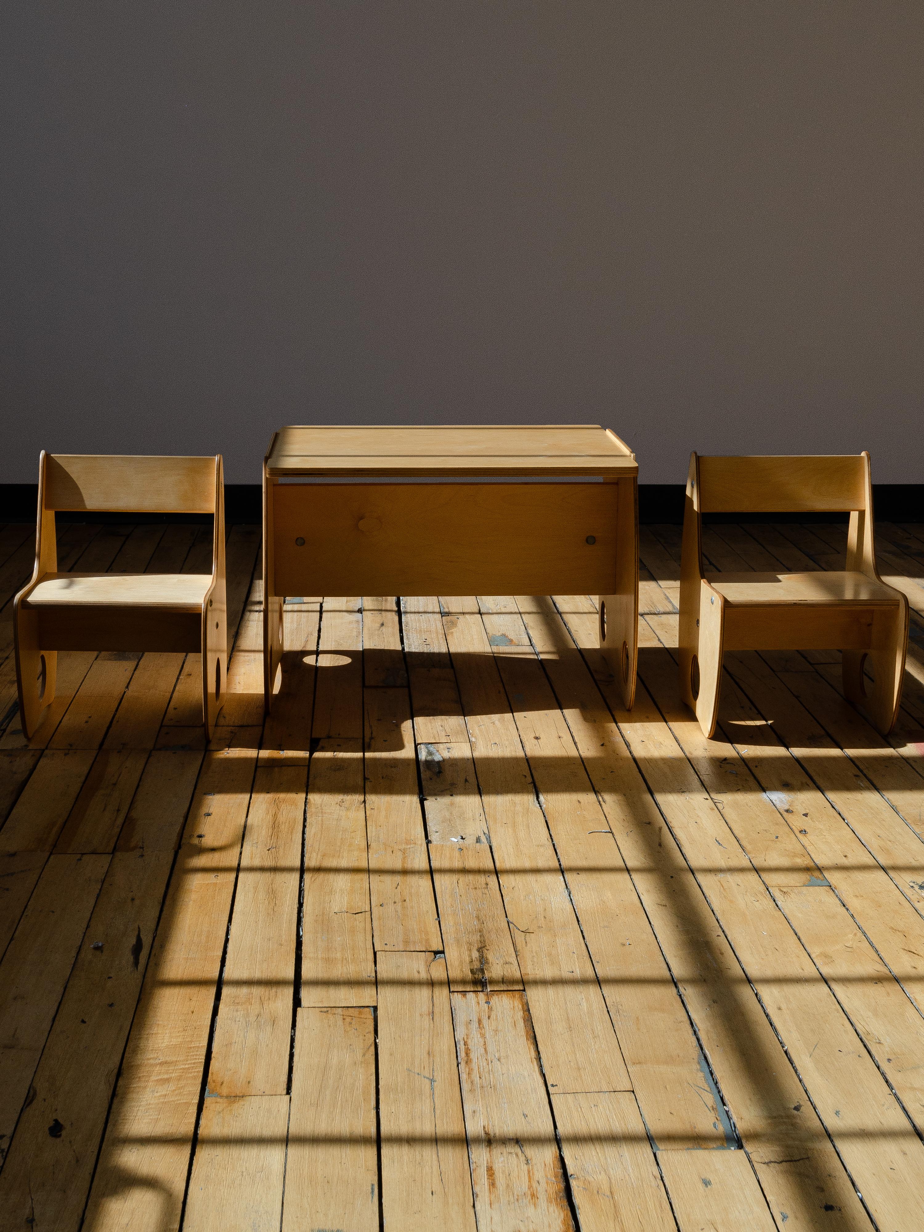 Allemand Ensemble table et chaises pour enfants Hans Mitzlaff en contreplaqué de hêtre, moderne du milieu du siècle dernier  en vente