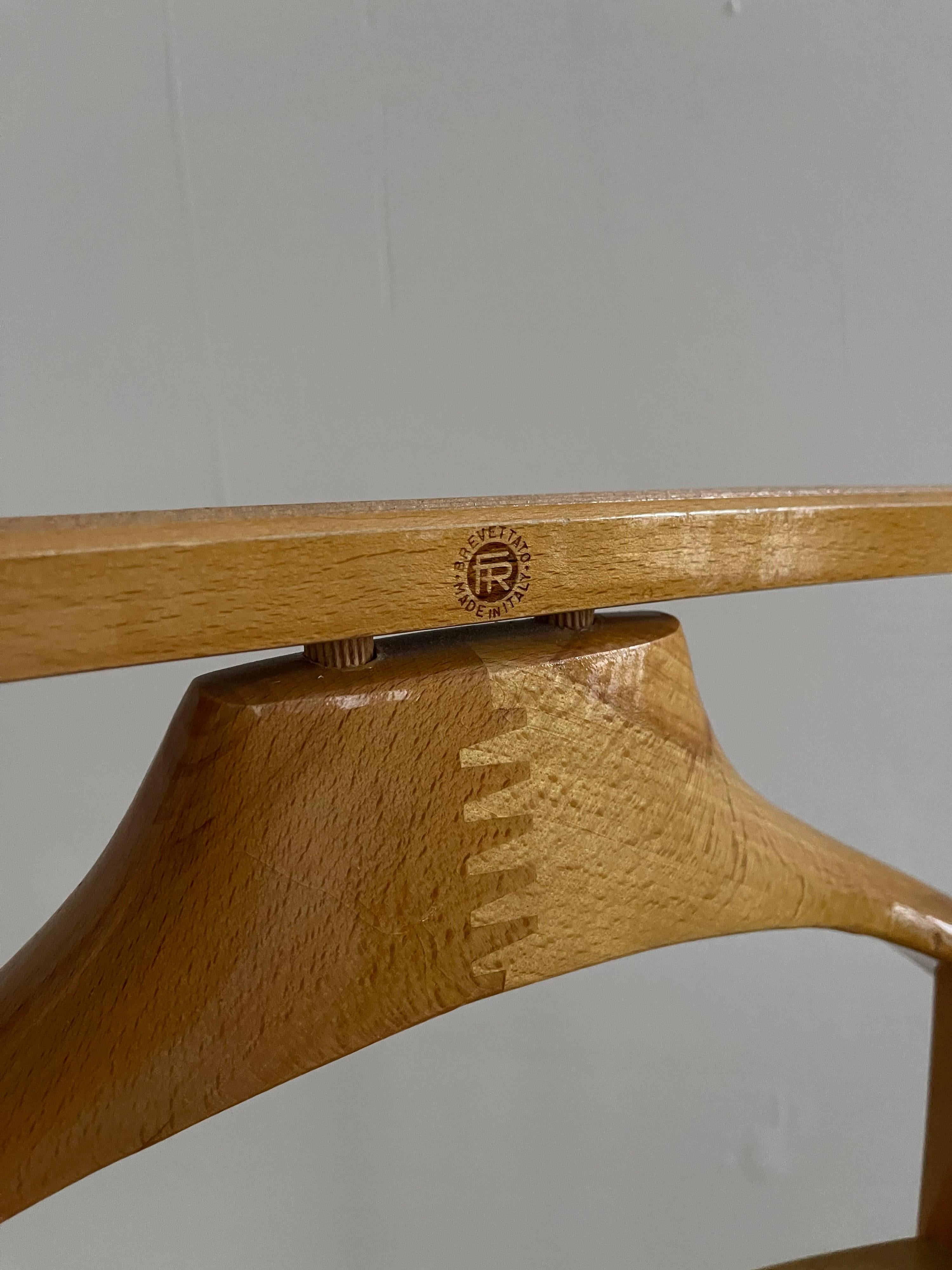 Mid-Century Modern Beech Valet by Fratelli Reguitti, Italy, 1960 For Sale 8