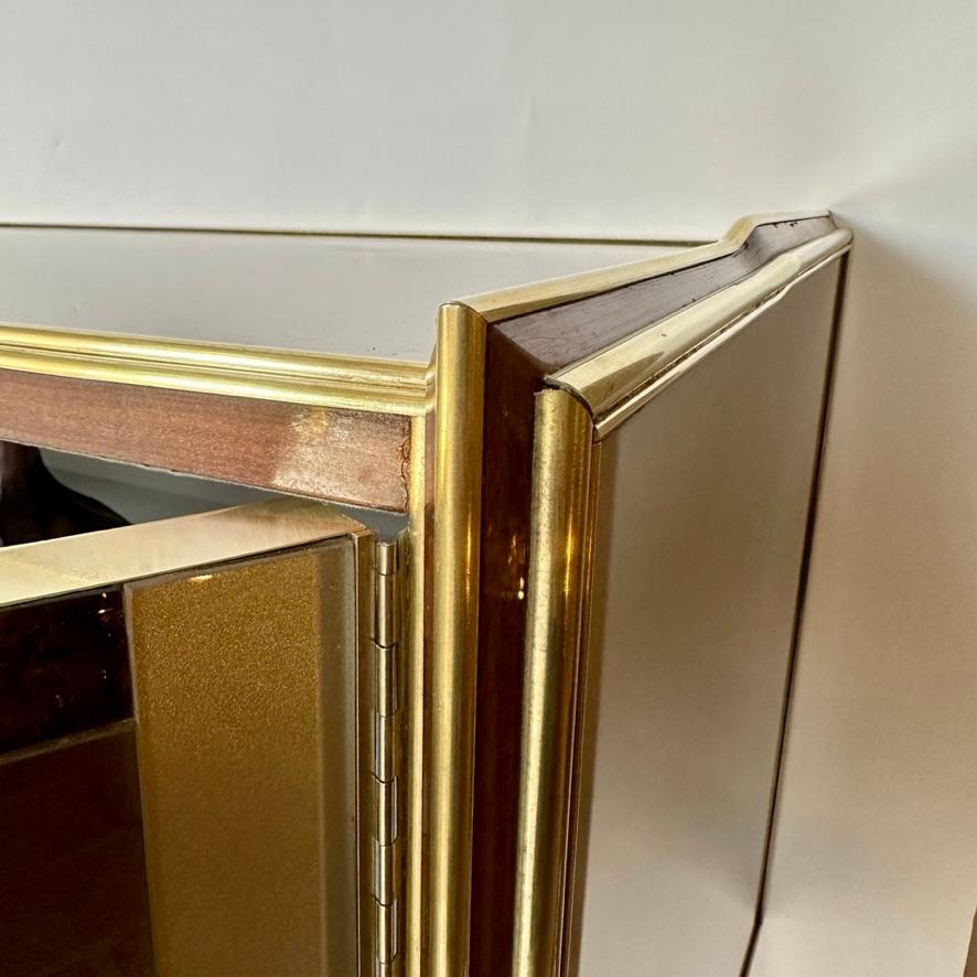 Mid-Century Modern Beech Wood, Brass, Copper Mirrors & Murano Art Glass Credenza For Sale 2