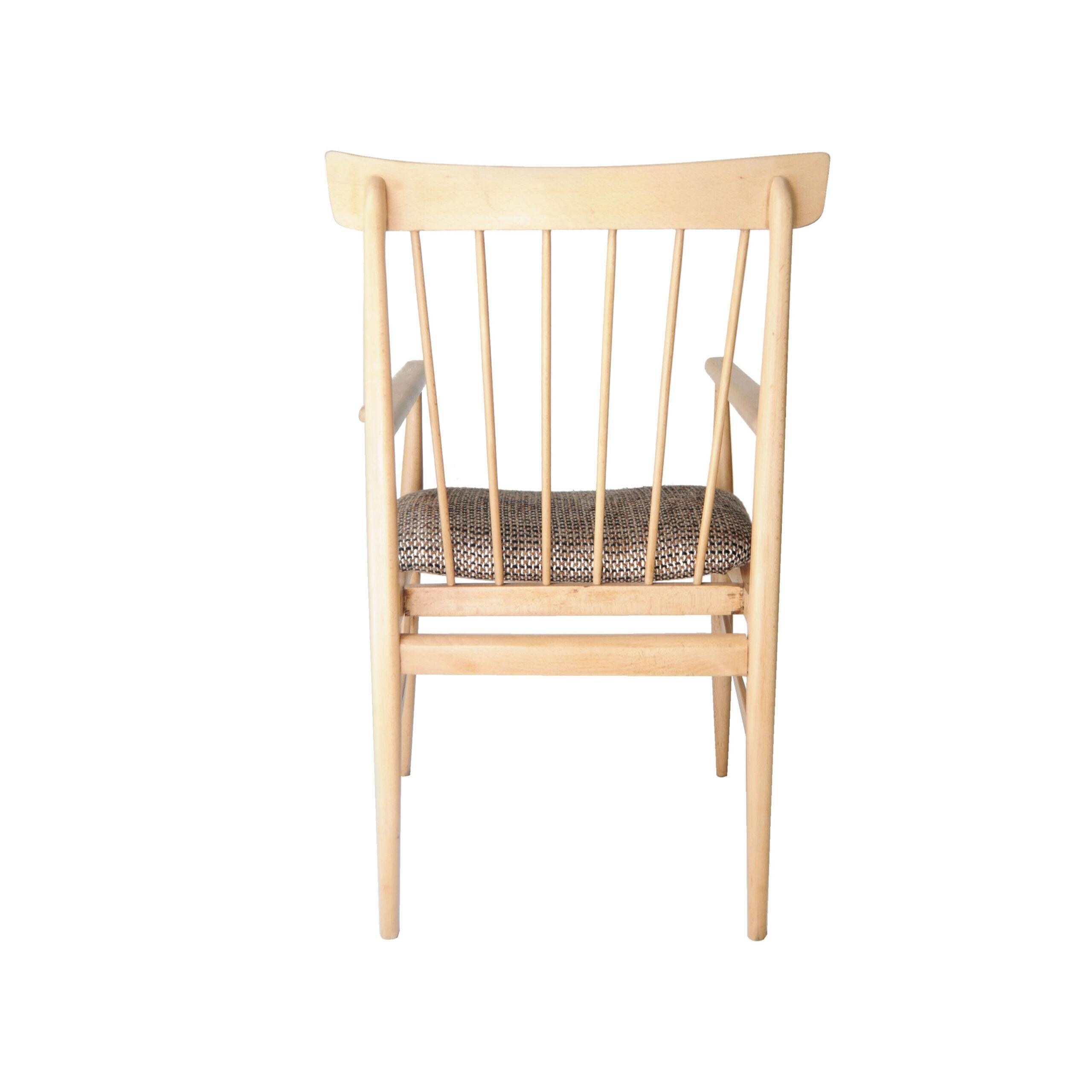 Mid-Century Modern American Beechwood Armchair with Tweed Upholstery, USA, 1950s In Good Condition For Sale In Madrid, ES