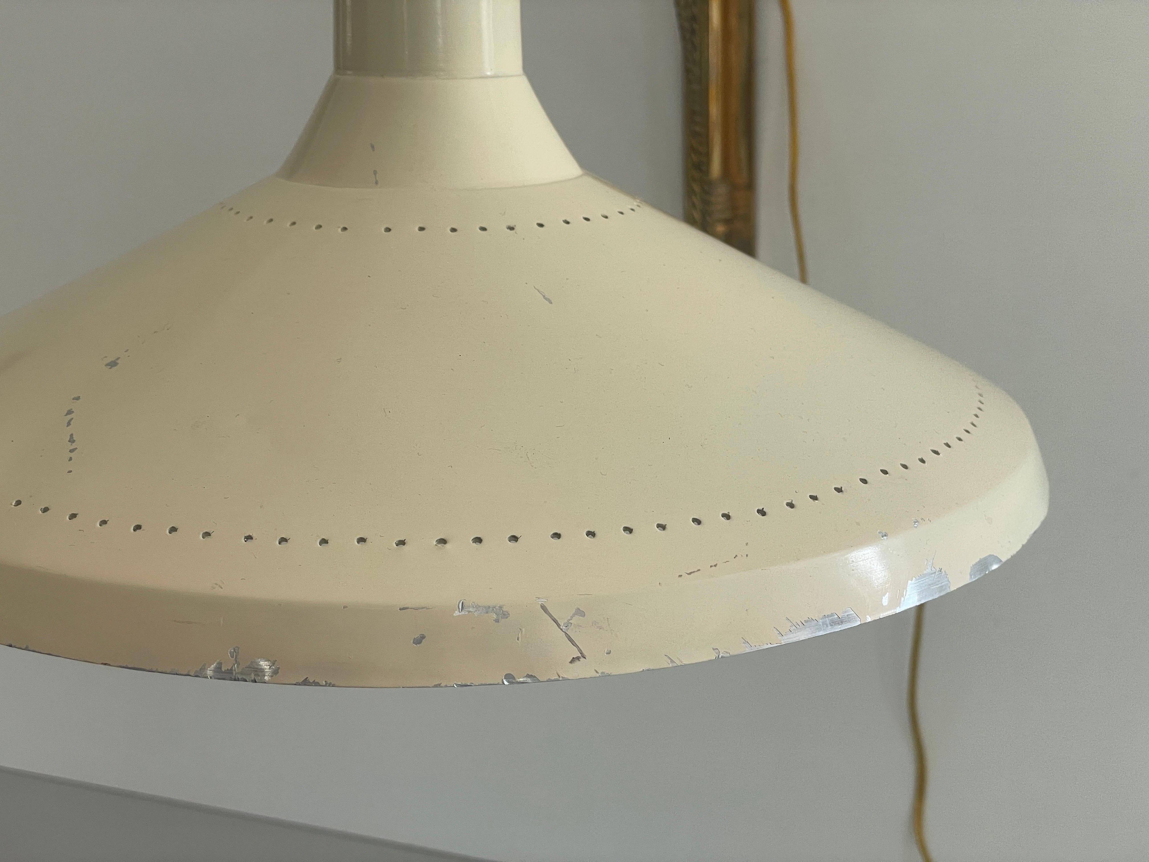 Mid-Century Modern Beige Brass Wall Lamp, 1950s, Italy en vente 4