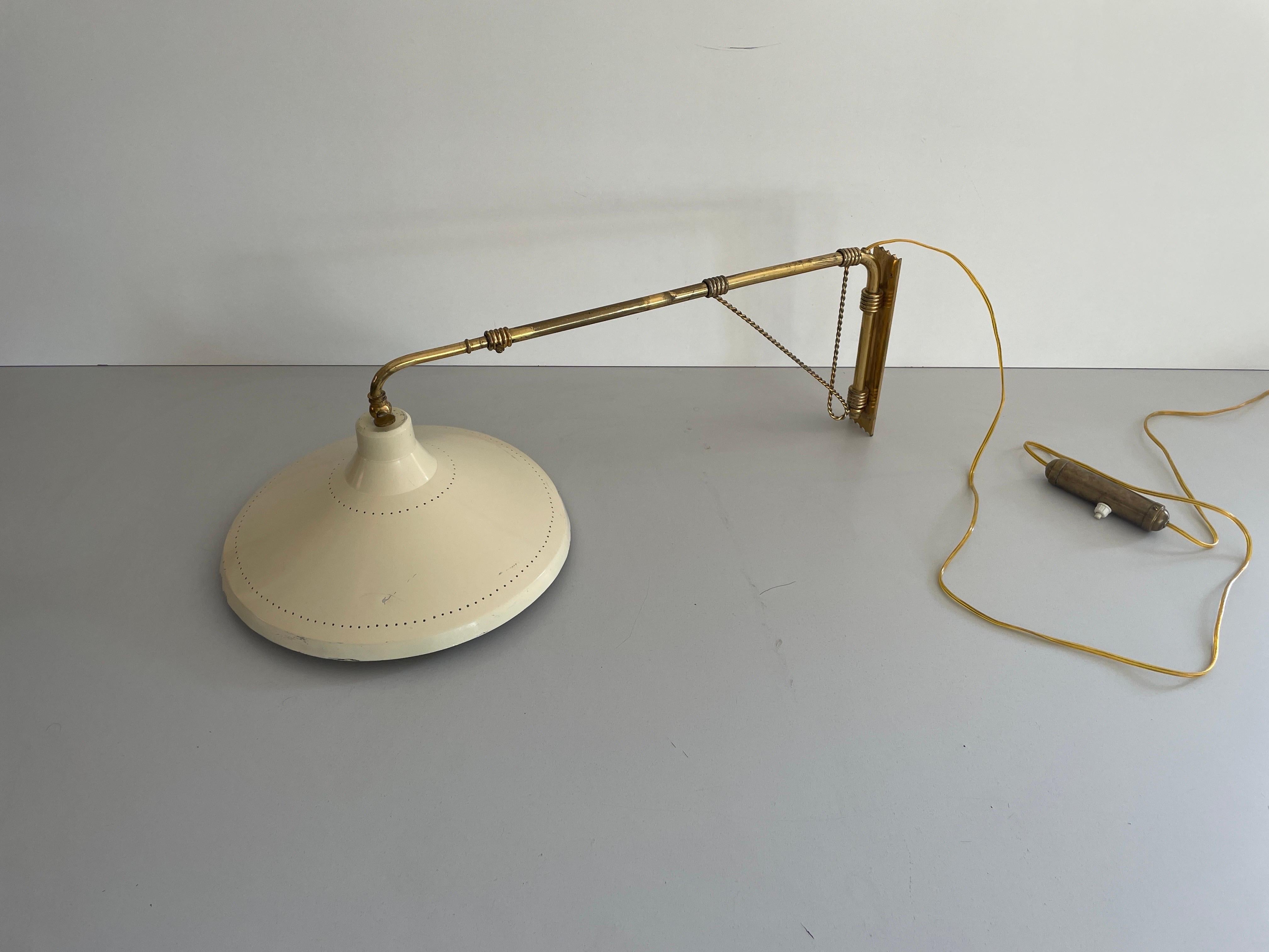 italien Mid-Century Modern Beige Brass Wall Lamp, 1950s, Italy en vente