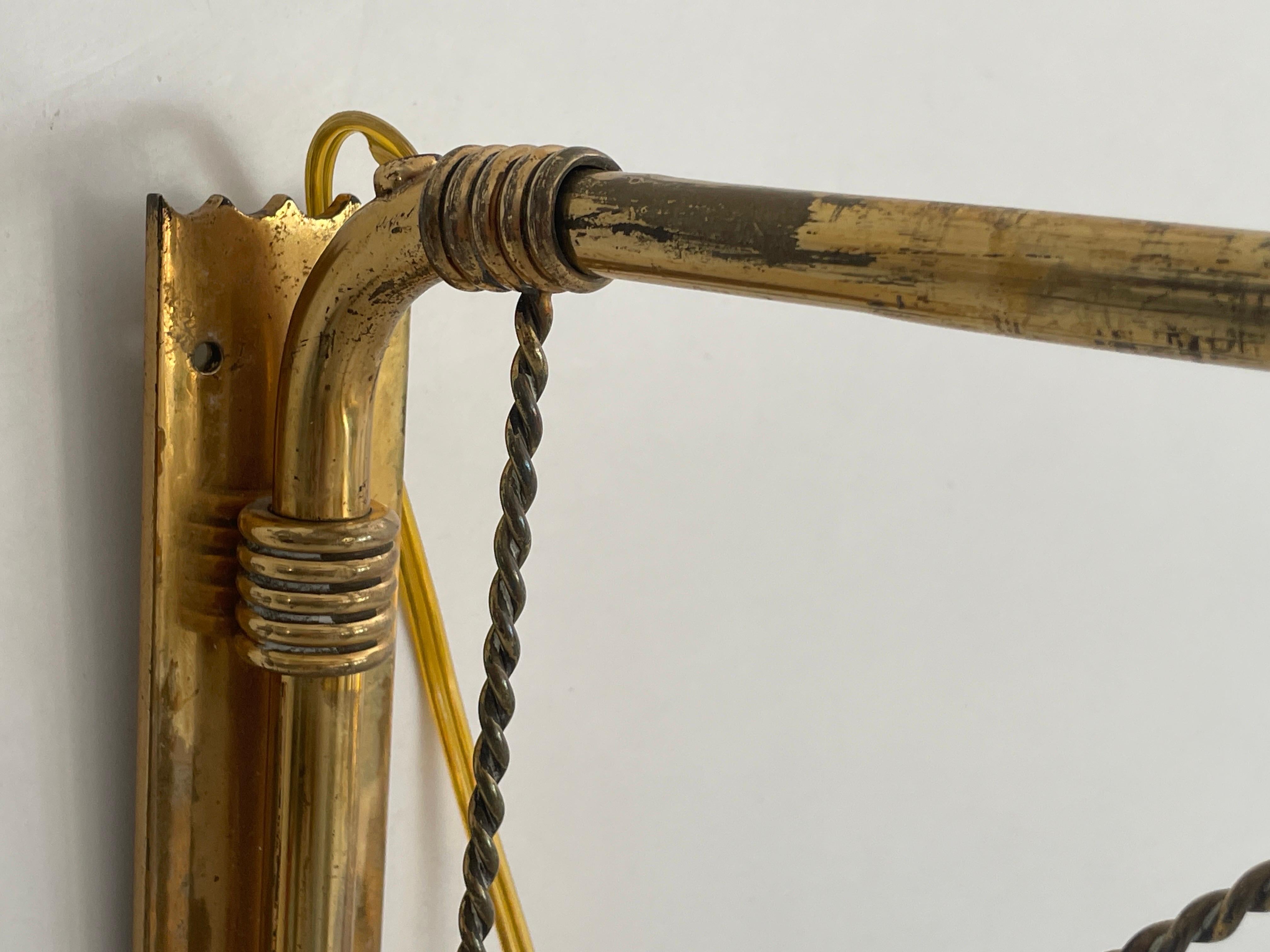 Mid-Century Modern Beige Brass Wall Lamp, 1950s, Italy en vente 1