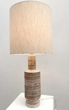 Mid-Century Modern Beige Ceramic Table Lamp, Italy, 1960s