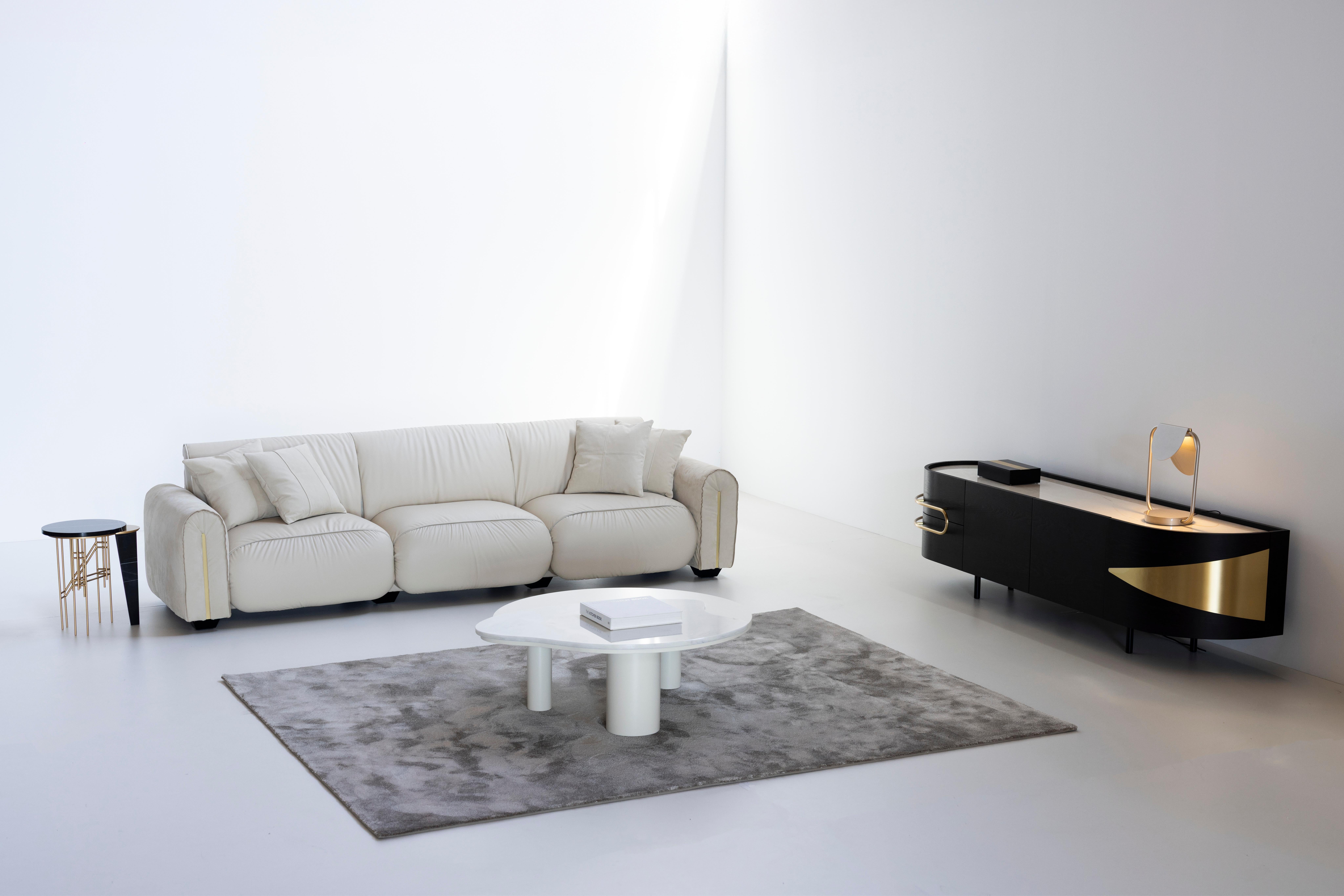 Mid-Century Modern Beijinho Sofa, Beige Nubukleder, Handgefertigt von Greenapple im Angebot 5