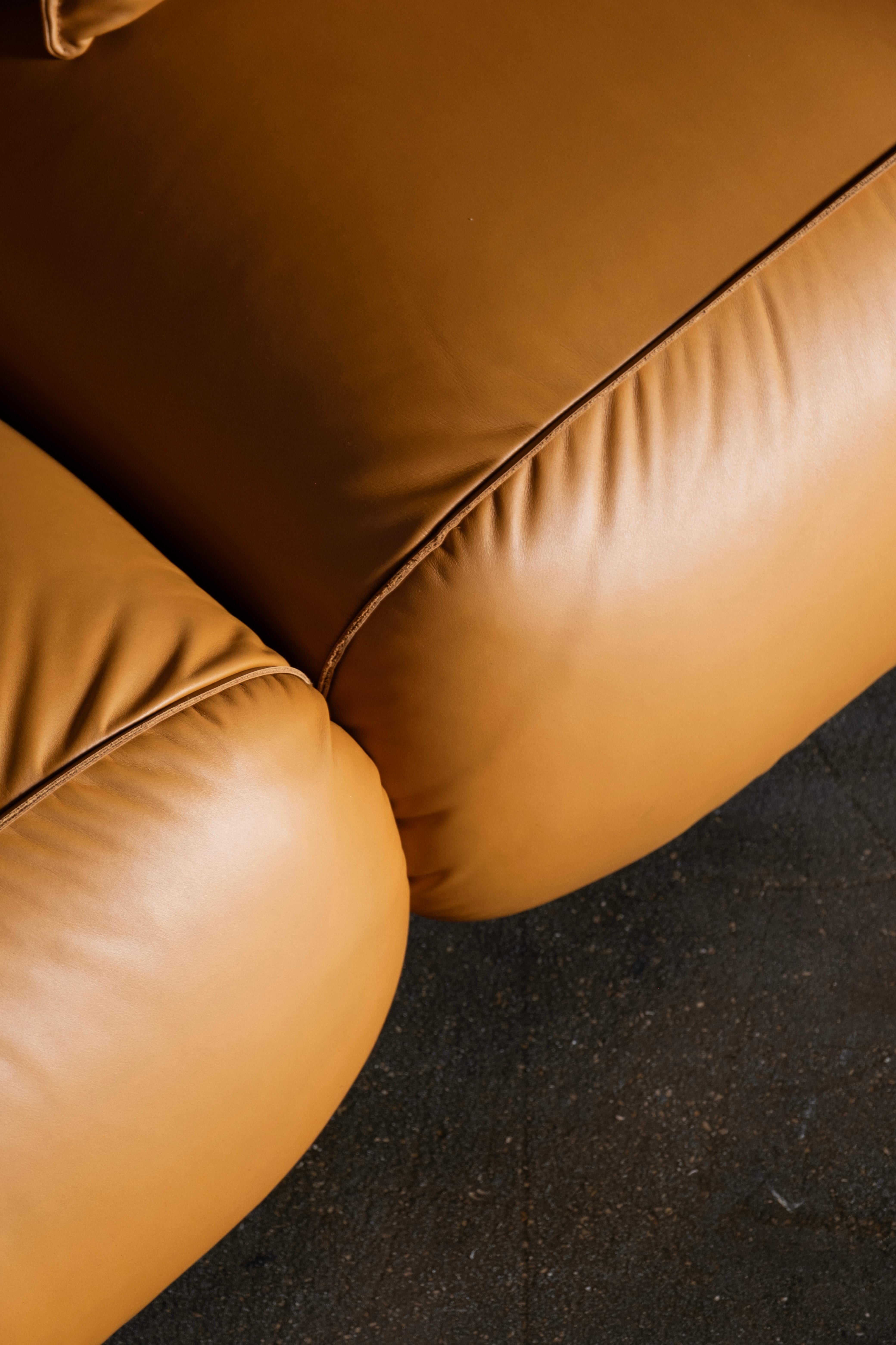 Mid-Century Modern Beijinho Sofa, Camel Italian Leather, Handmade by Greenapple For Sale 4