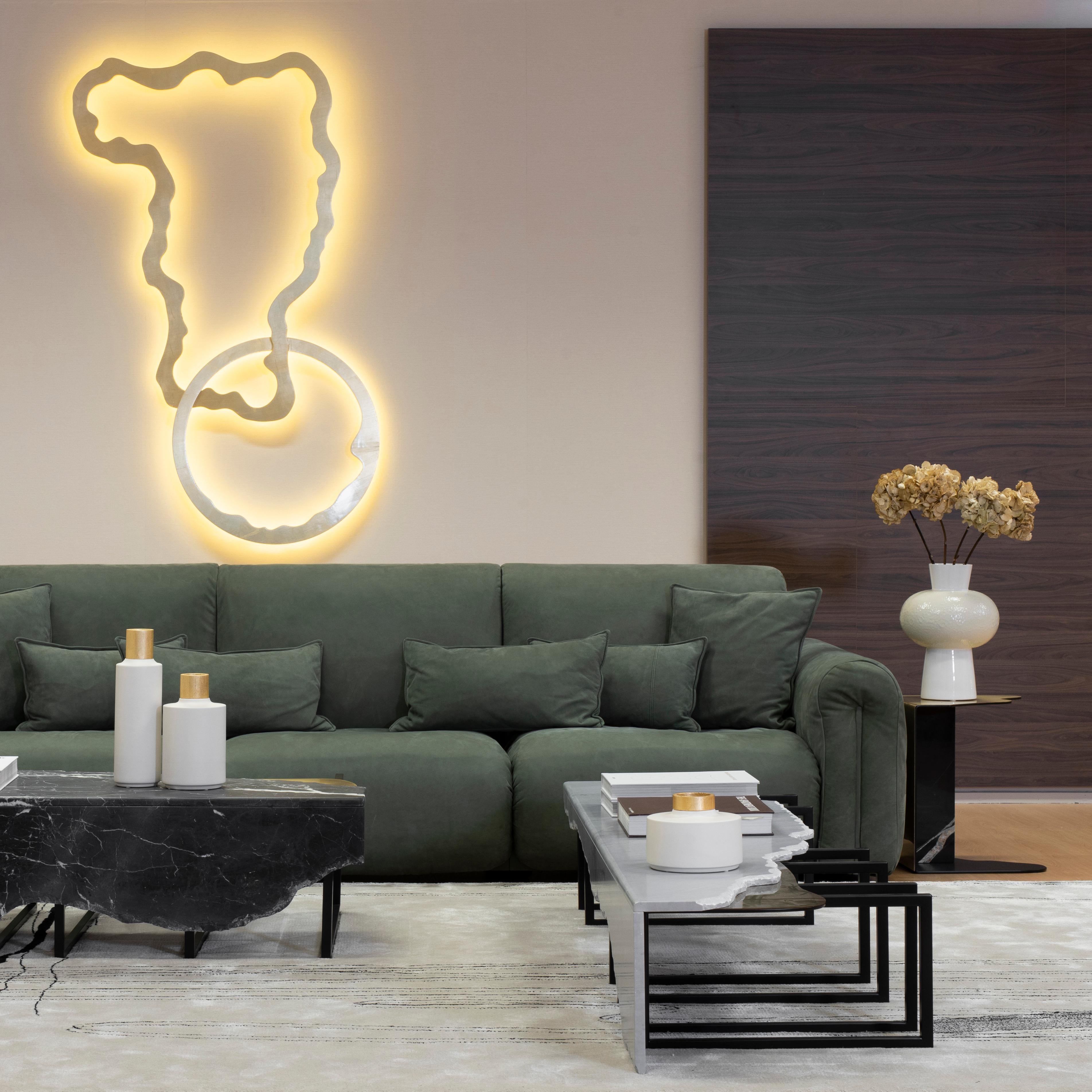 Canapé Beijinho moderne du milieu du siècle, Chenille, laiton, fabriqué à la main par Greenapple en vente 1