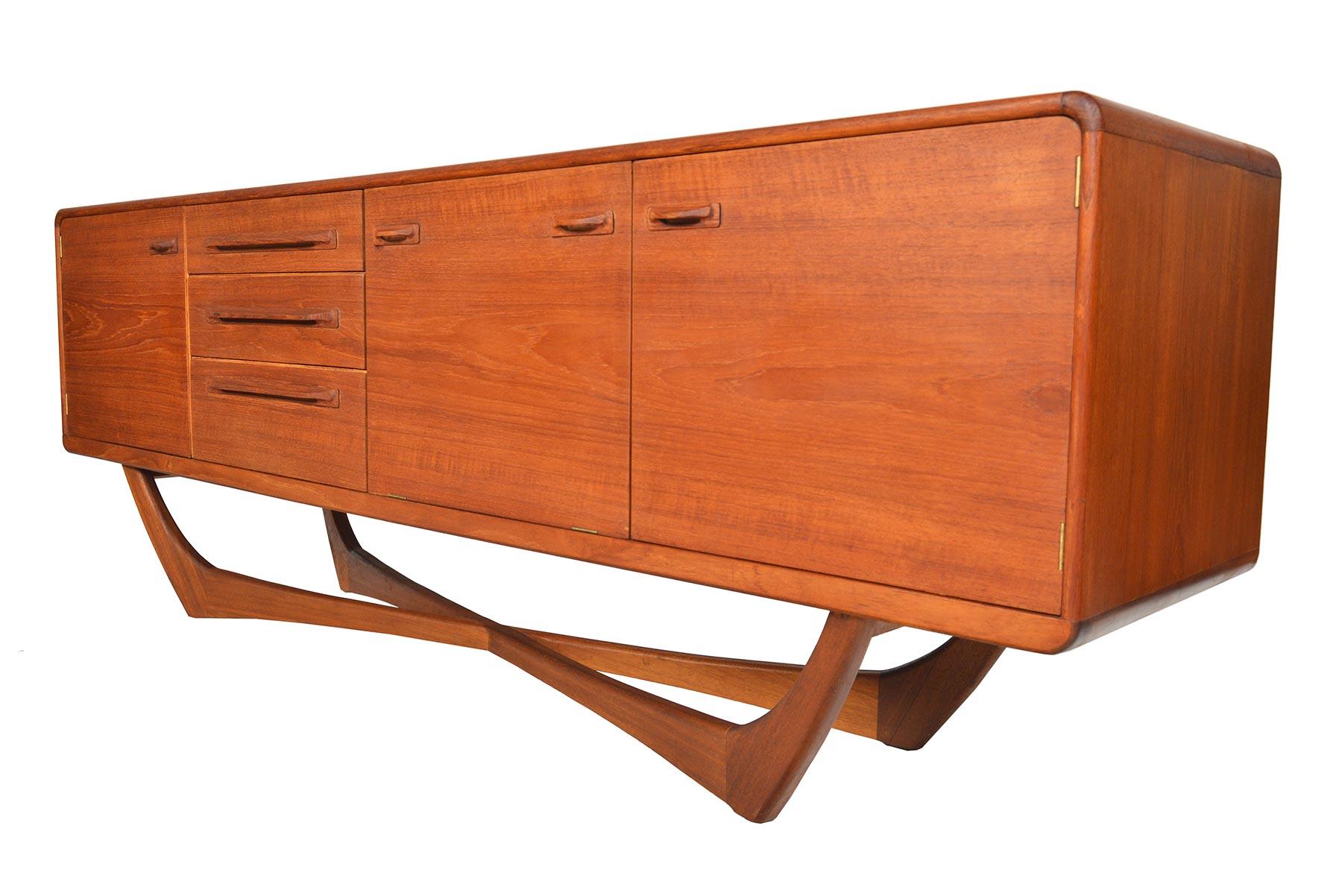 Mid-Century Modern Beithcraft Credenza in Teak 5
