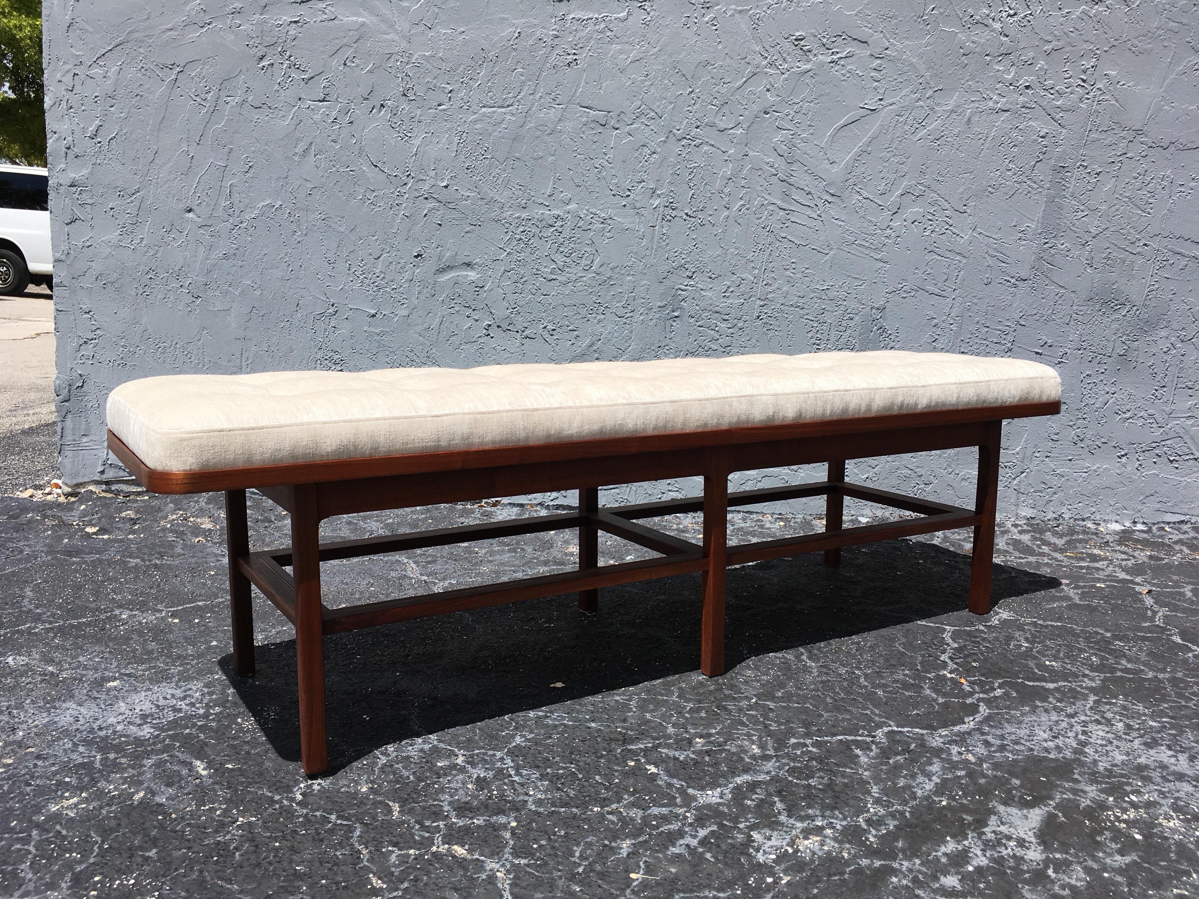 Great Mid-Century Modern Bench with attached cushion.
Cushion is not removable.
 