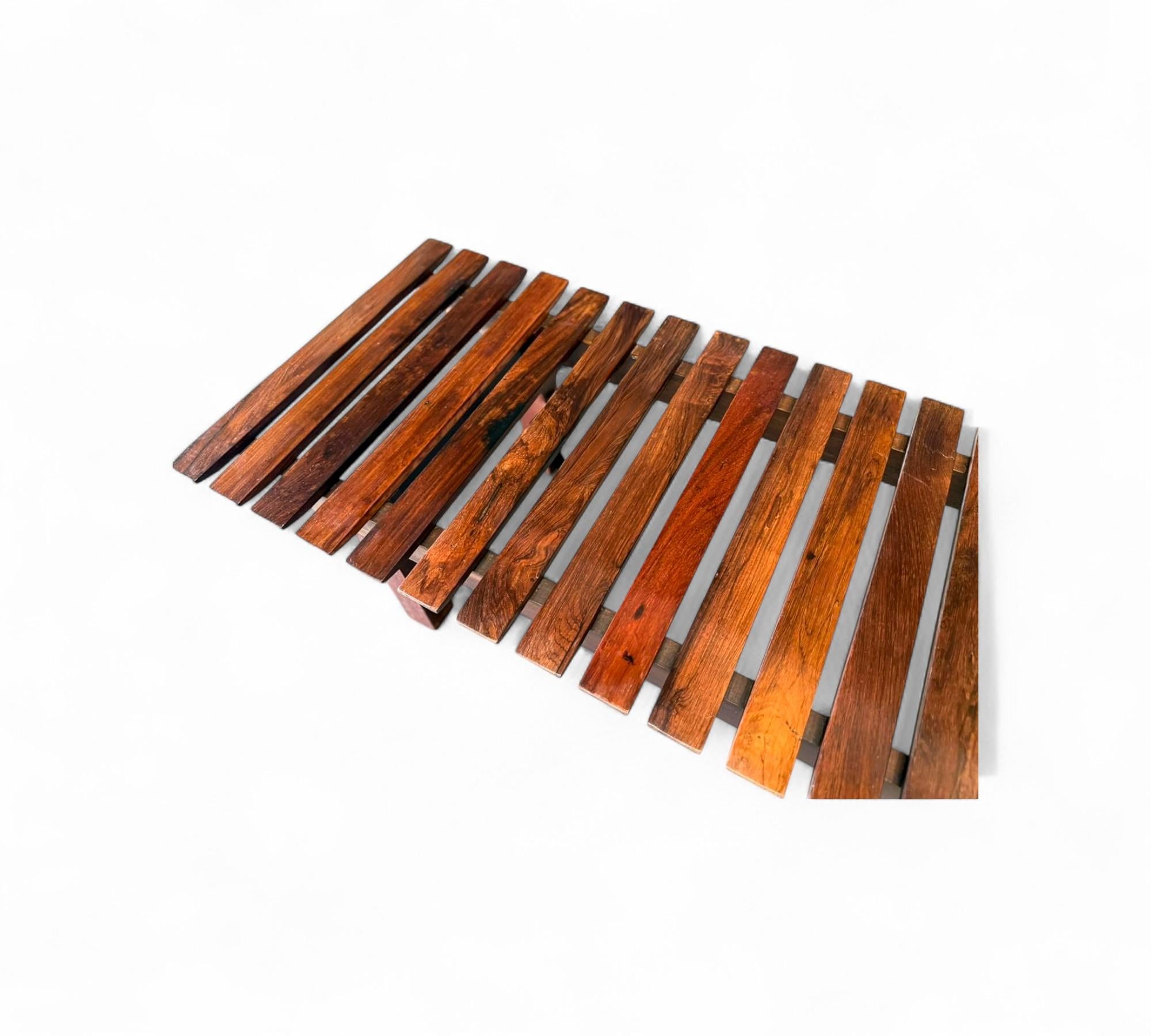 Banco moderno de mediados de siglo en madera dura, Desconocido Años 60 en venta 4