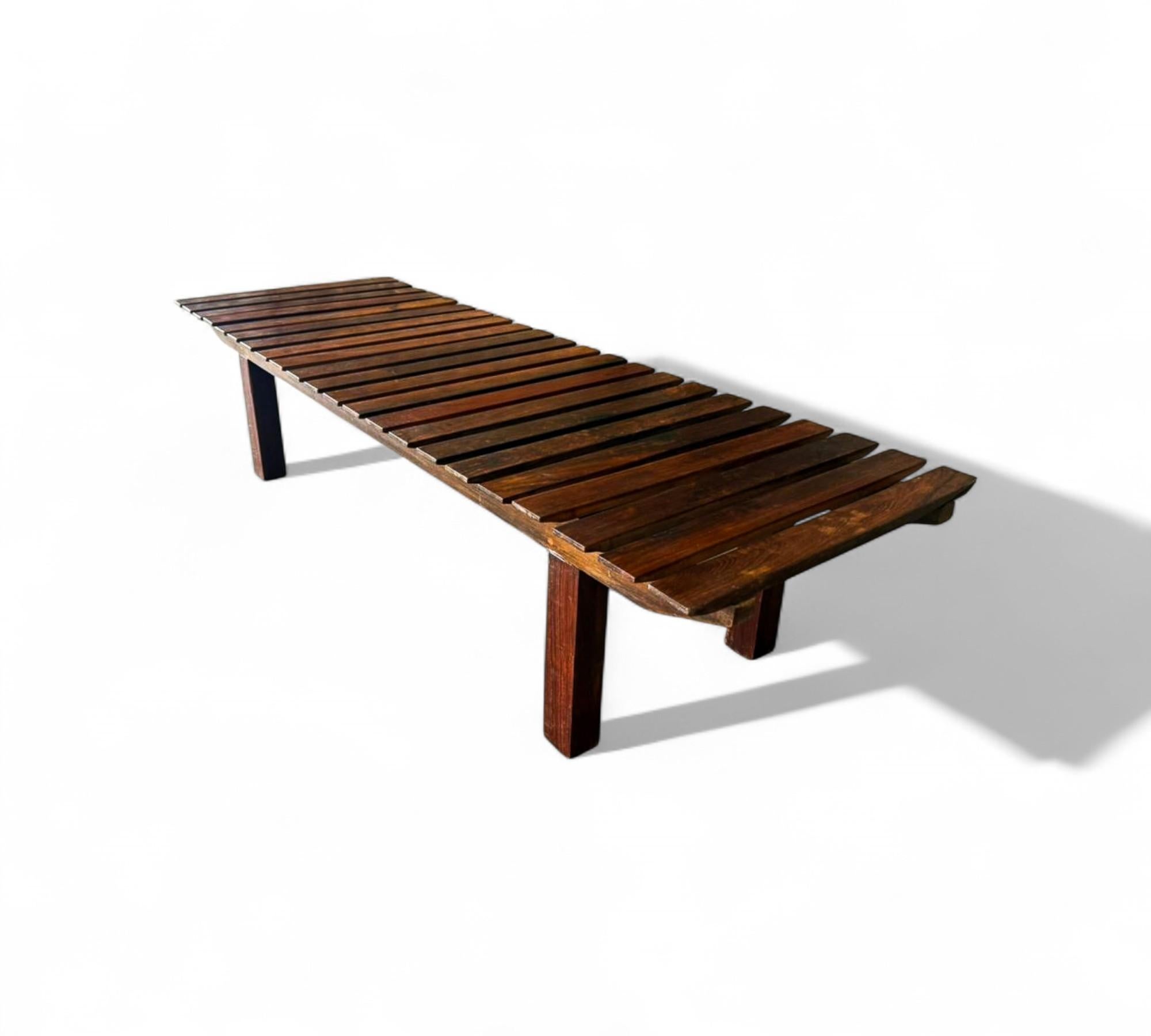 Banco moderno de mediados de siglo en madera dura, Desconocido Años 60 Brasileño en venta