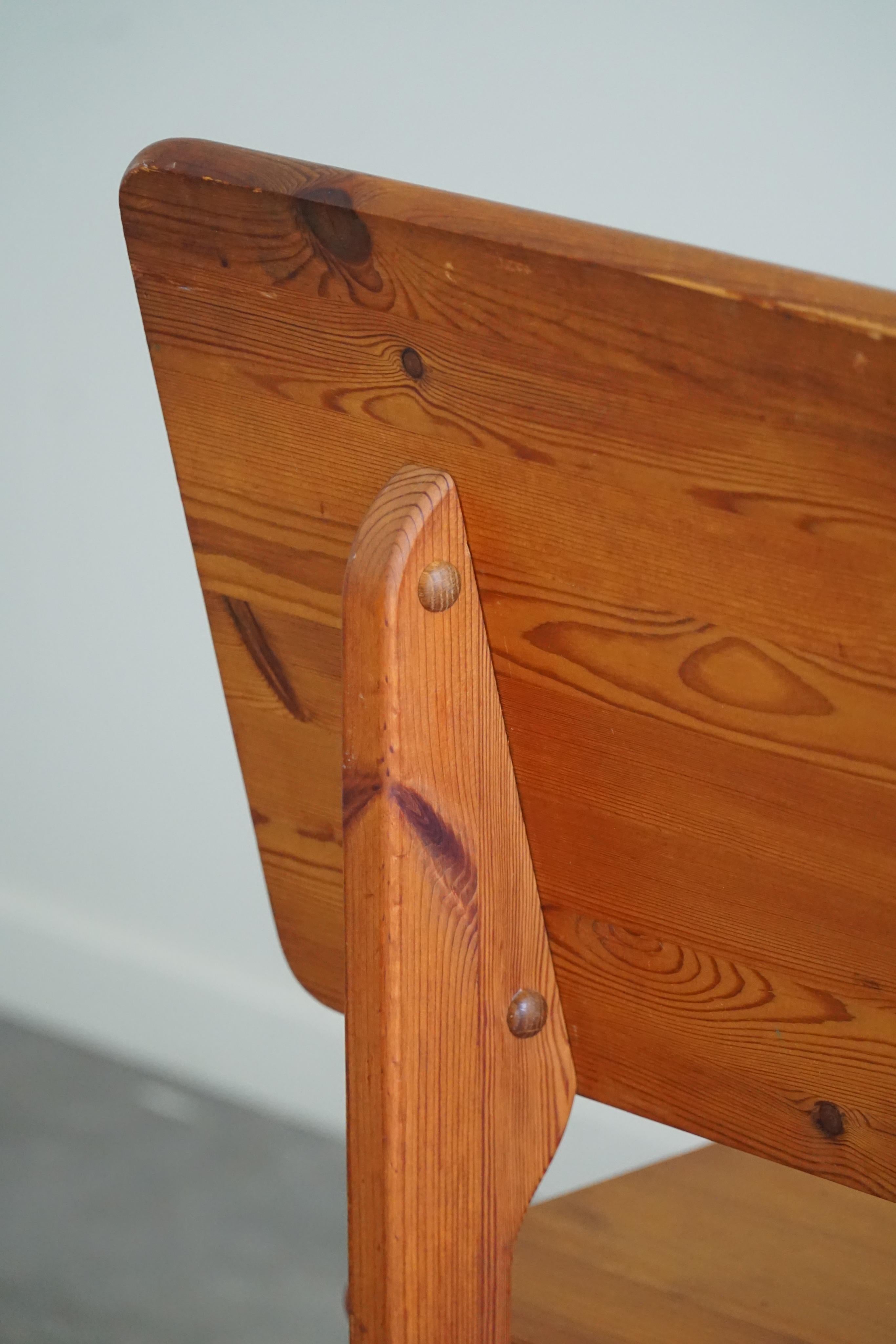 Mid Century Modern Bench in Pine, Made by a Swedish Cabinetmaker in the 1970s For Sale 5