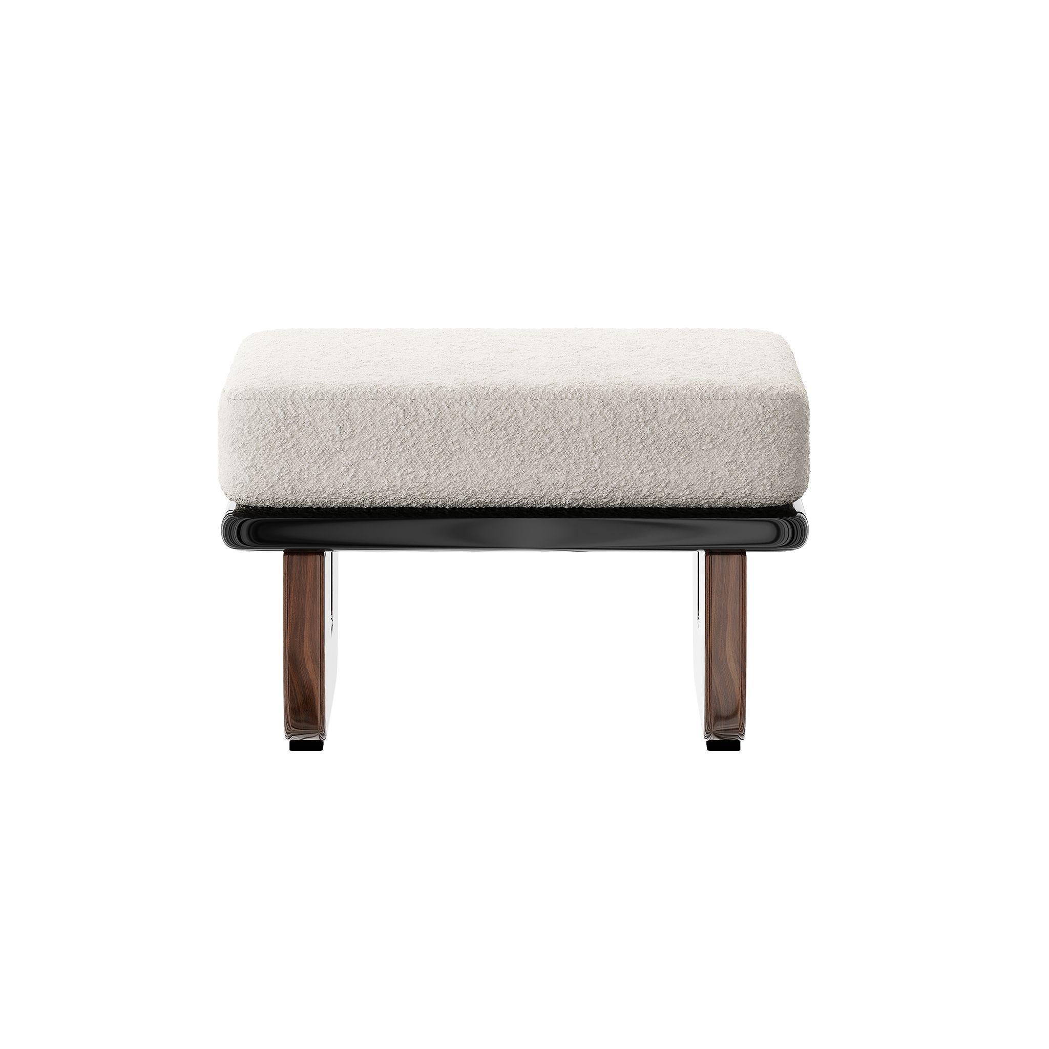 Die Milano Bench fasst das Herz und den Geist von Mailands raffiniertem Charme und zeitloser Eleganz zusammen. Inspiriert vom italienischen Flair, verbindet diese moderne Bank edle MATERIALIEN mit schlichten Farben und strahlt Raffinesse und Stil