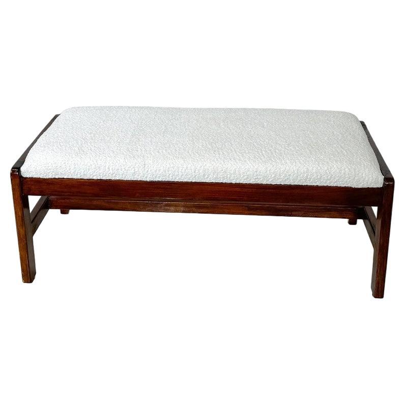 Mid-Century Modern Bench, Wood and White Boucle Fabric, Italy, 1960s For Sale