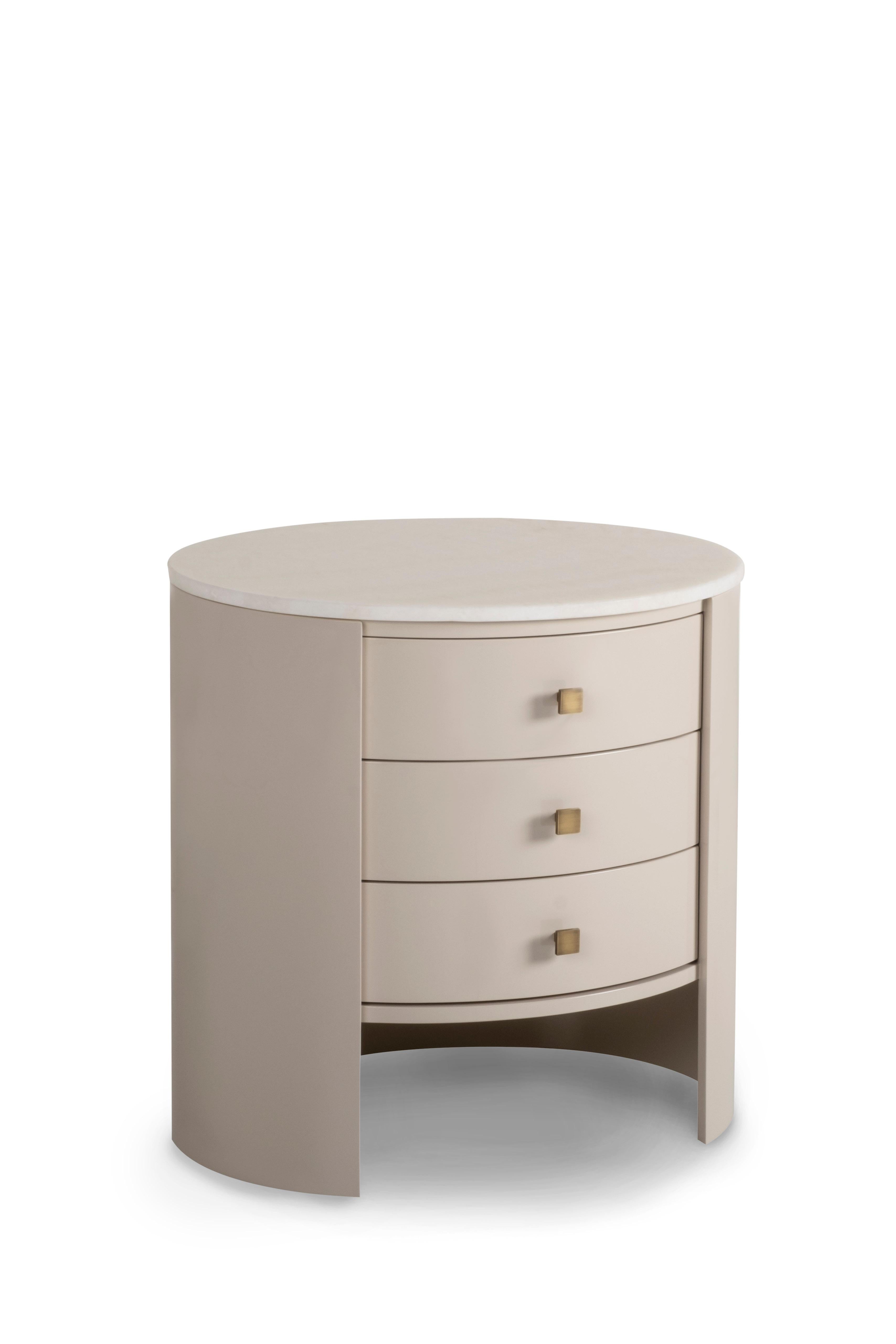 XXIe siècle et contemporain Ensemble Bend 2 tables de nuit Tables de chevet, laiton onyx, Greenapple en vente