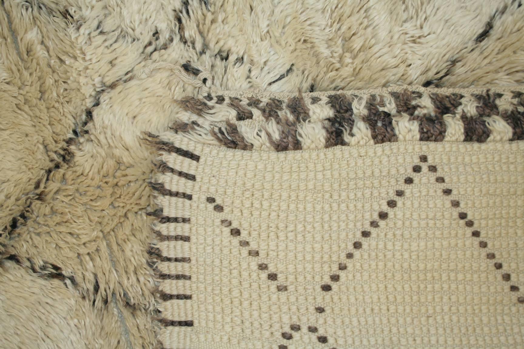 Wool Mid-Century Modern Beni Ouarain Moroccan Berber Rug