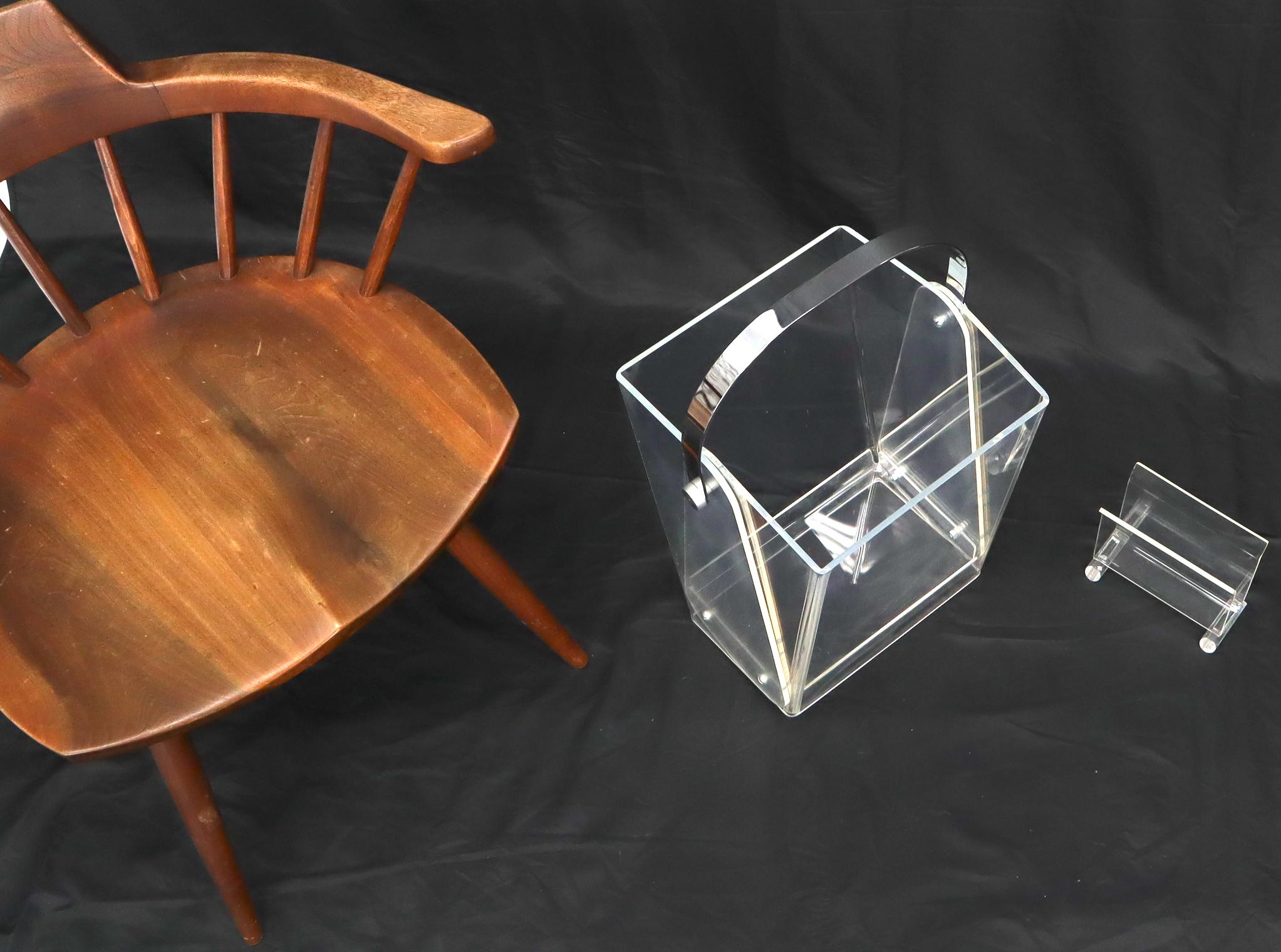 Very nice Mid-Century Modern paper basket and letter holder Letter holder with dimensions: 3 x 7 x 6.