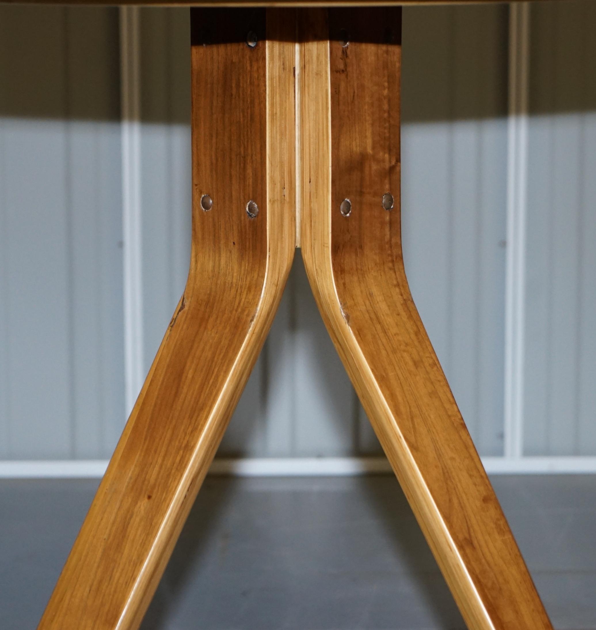 Mid-Century Modern Bent Plywood Dining Table and Four Chairs with Chrome Bases In Fair Condition In West Sussex, Pulborough