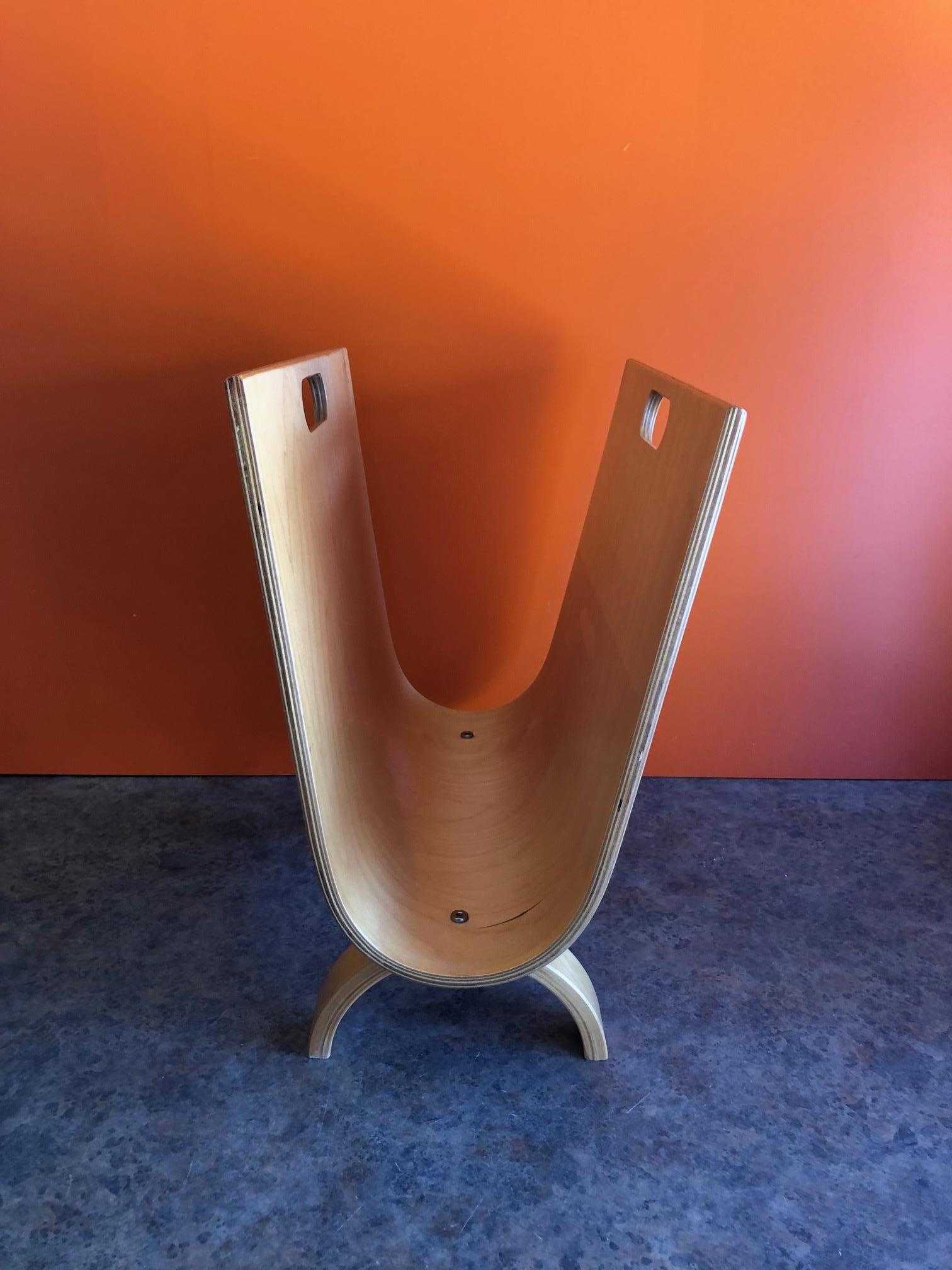 American Mid-Century Modern Bent Plywood Magazine Holder with Handles after Alvar Aalto
