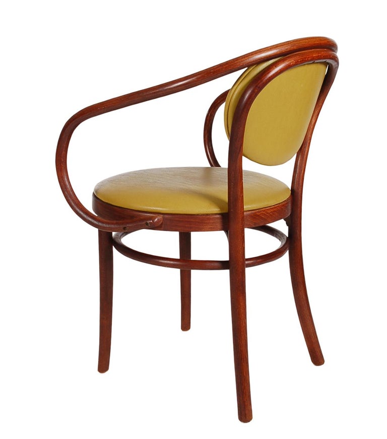 Mid-Century Modern Bent Wood B9 Armchair Dining Chairs by Le Corbusier /  Thonet For Sale at 1stDibs