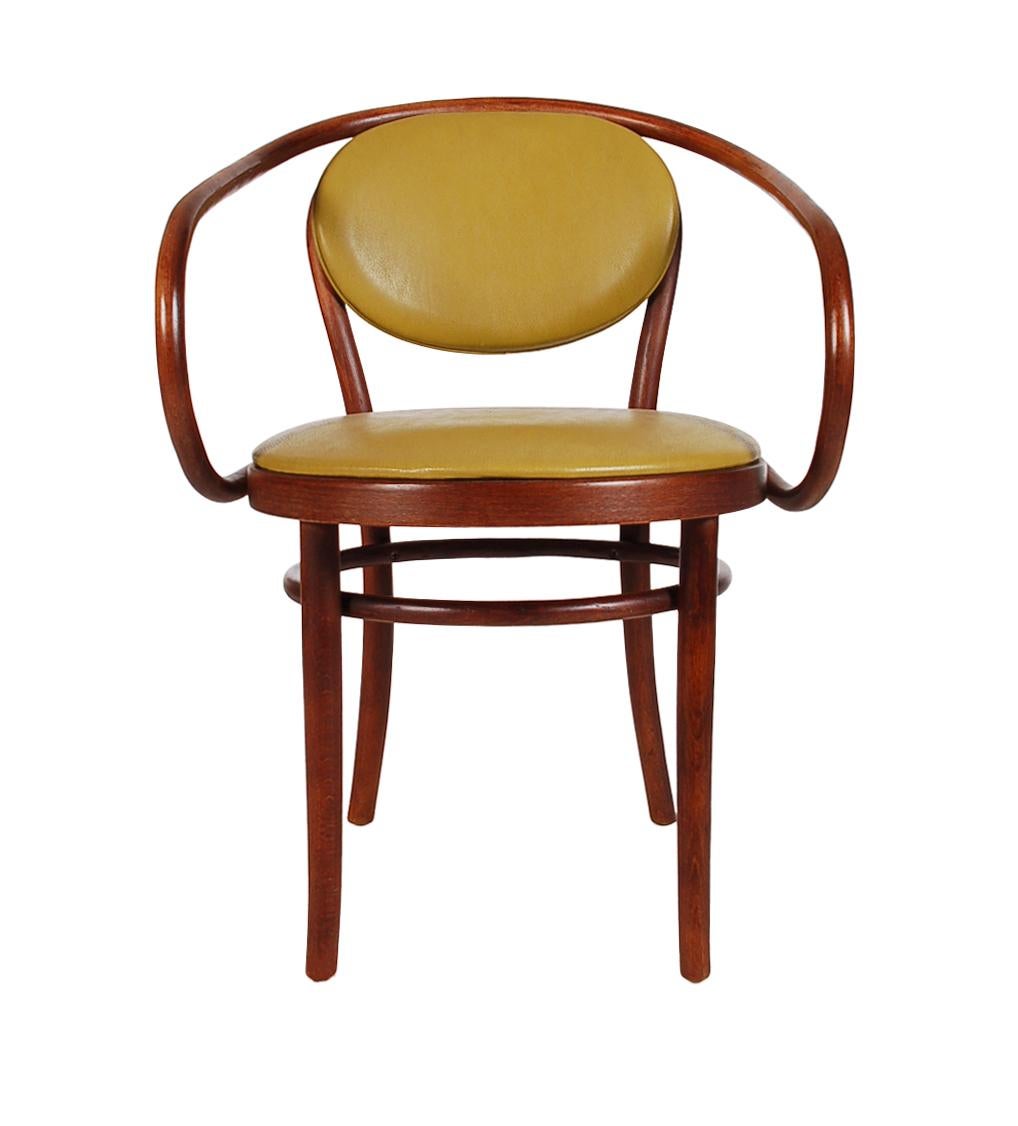 American Mid-Century Modern Bent Wood B9 Armchair Dining Chairs by Le Corbusier / Thonet