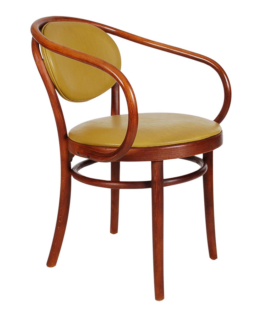 Mid-Century Modern Bent Wood B9 Armchair Dining Chairs by Le Corbusier / Thonet In Good Condition In Philadelphia, PA
