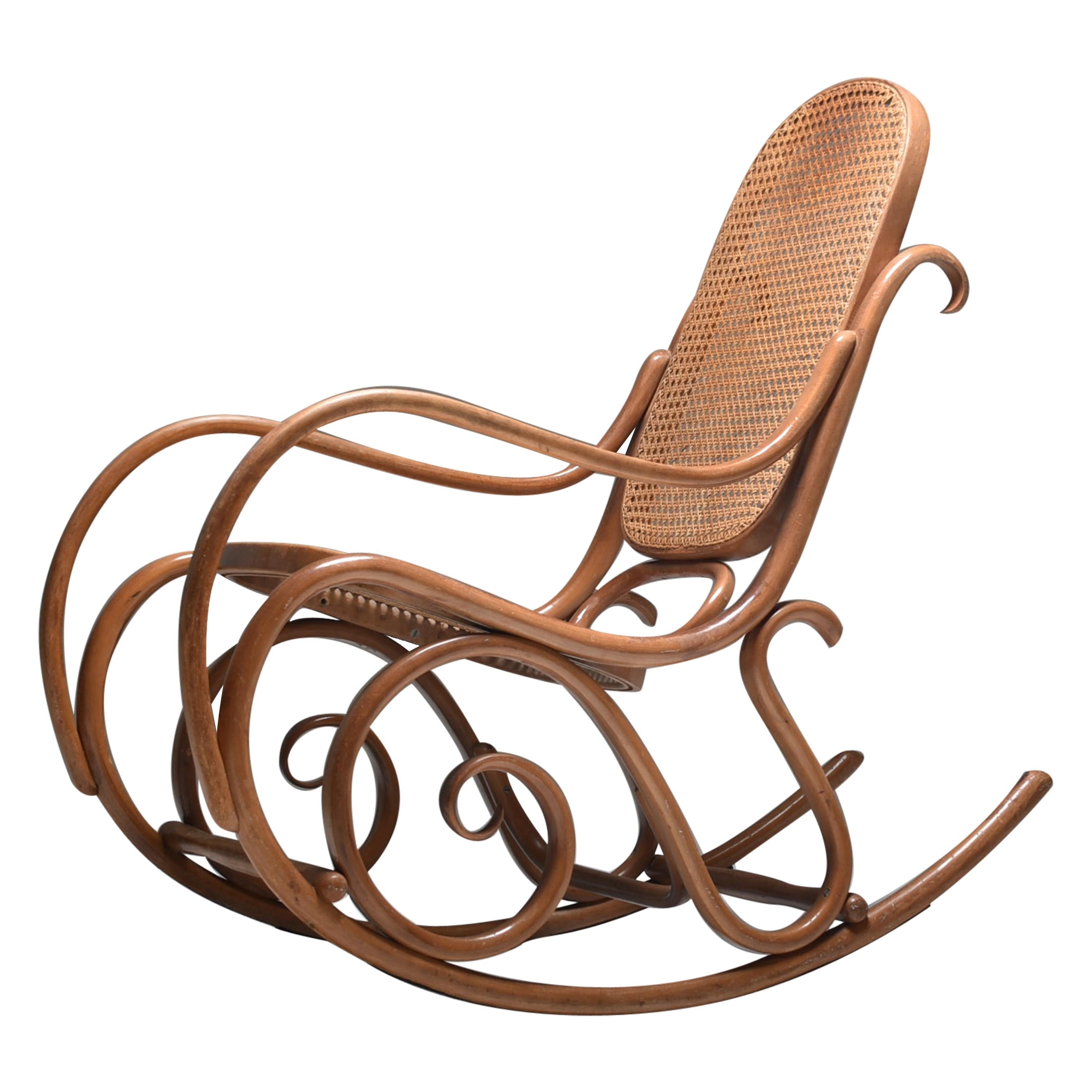 Mid-Century Modern Bentwood and Cane Rocking Chair Thonet N° 10, France, 1950