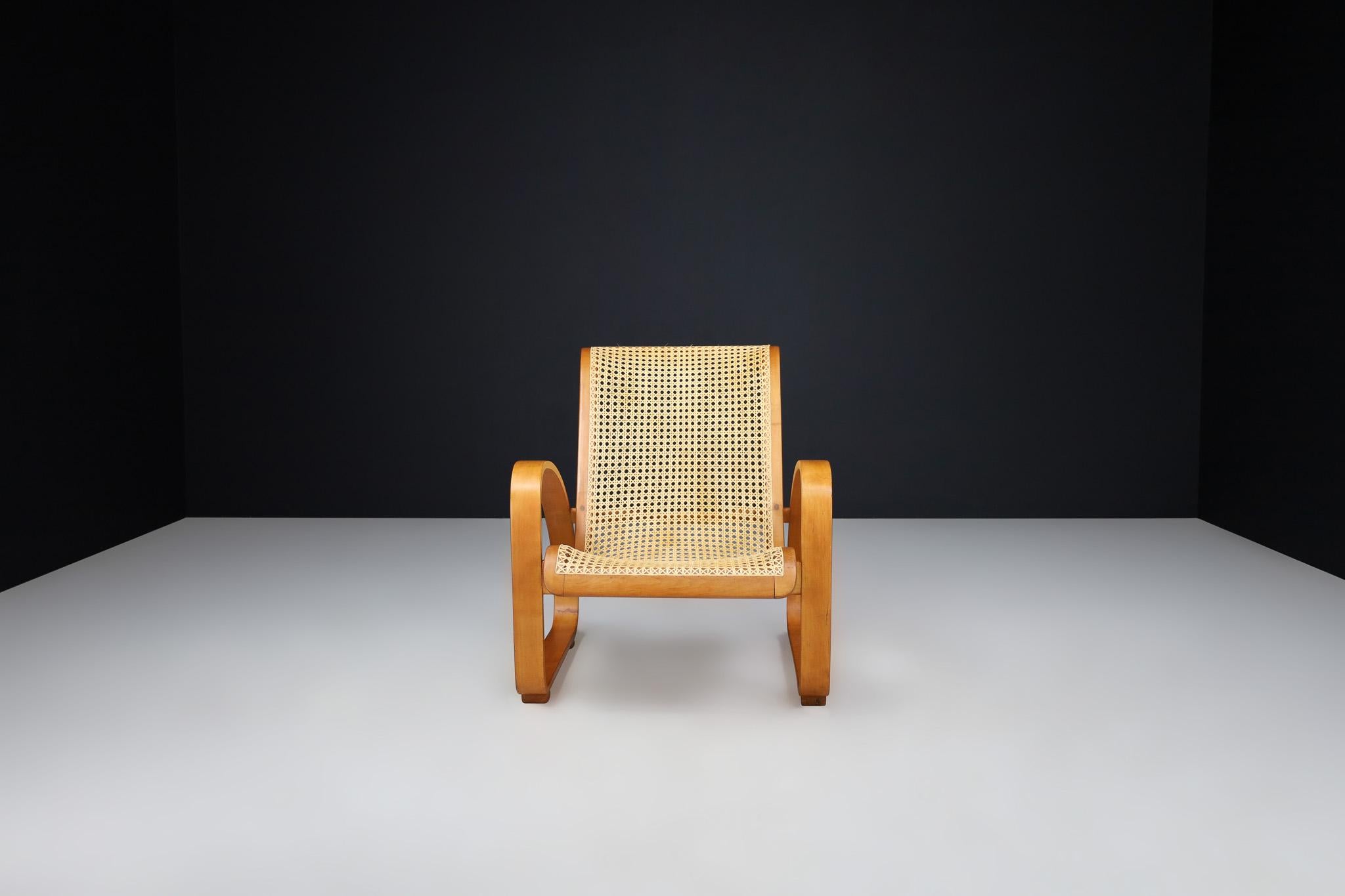 Sedia da salotto in legno di bengala e vimini della modernità di metà secolo, Italia, anni '60 in vendita 1