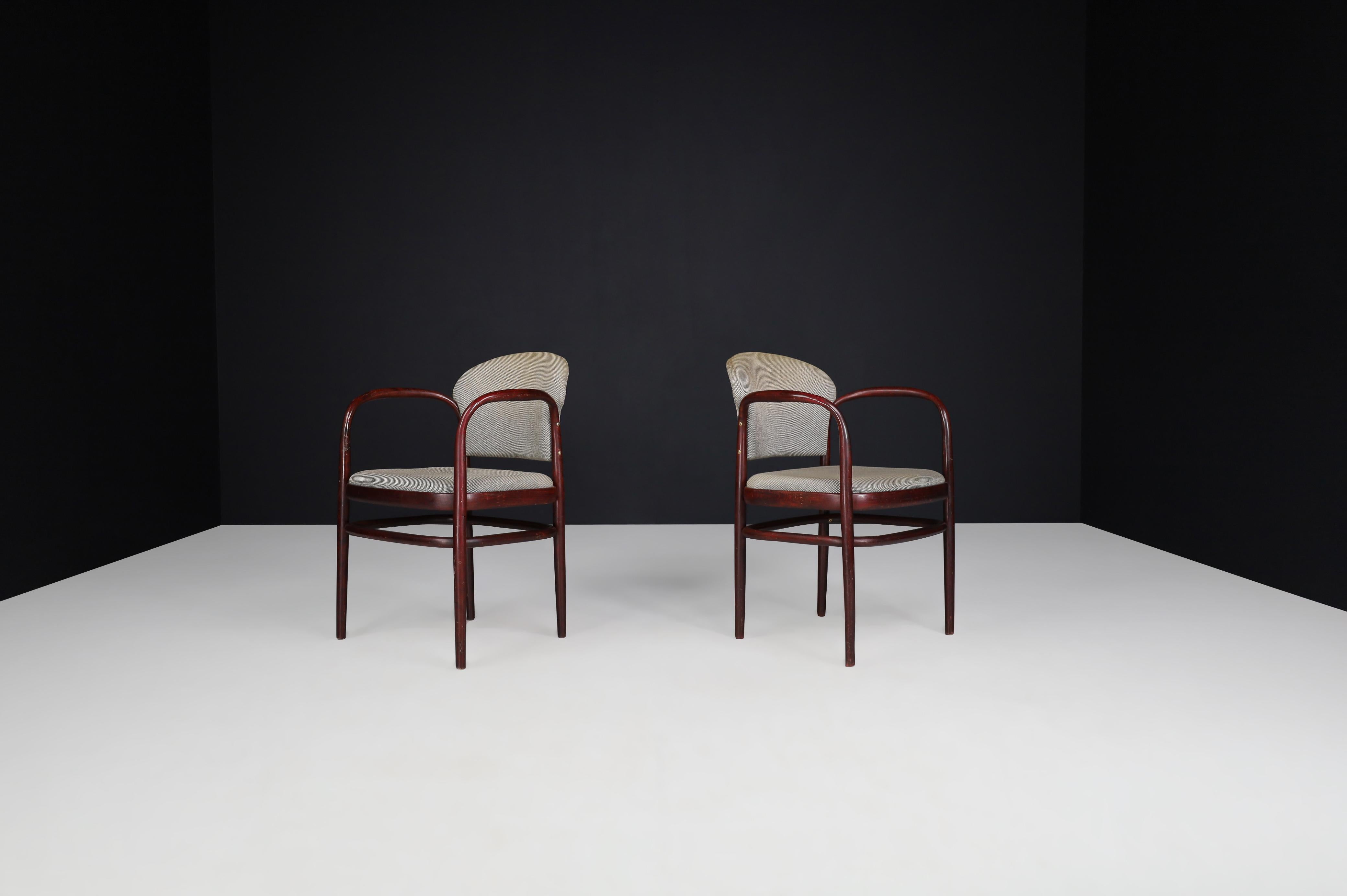 Mid-Century Modern Fauteuils en bois courbé modernes du milieu du siècle par TON, Tchécoslovaquie, années 1950 en vente